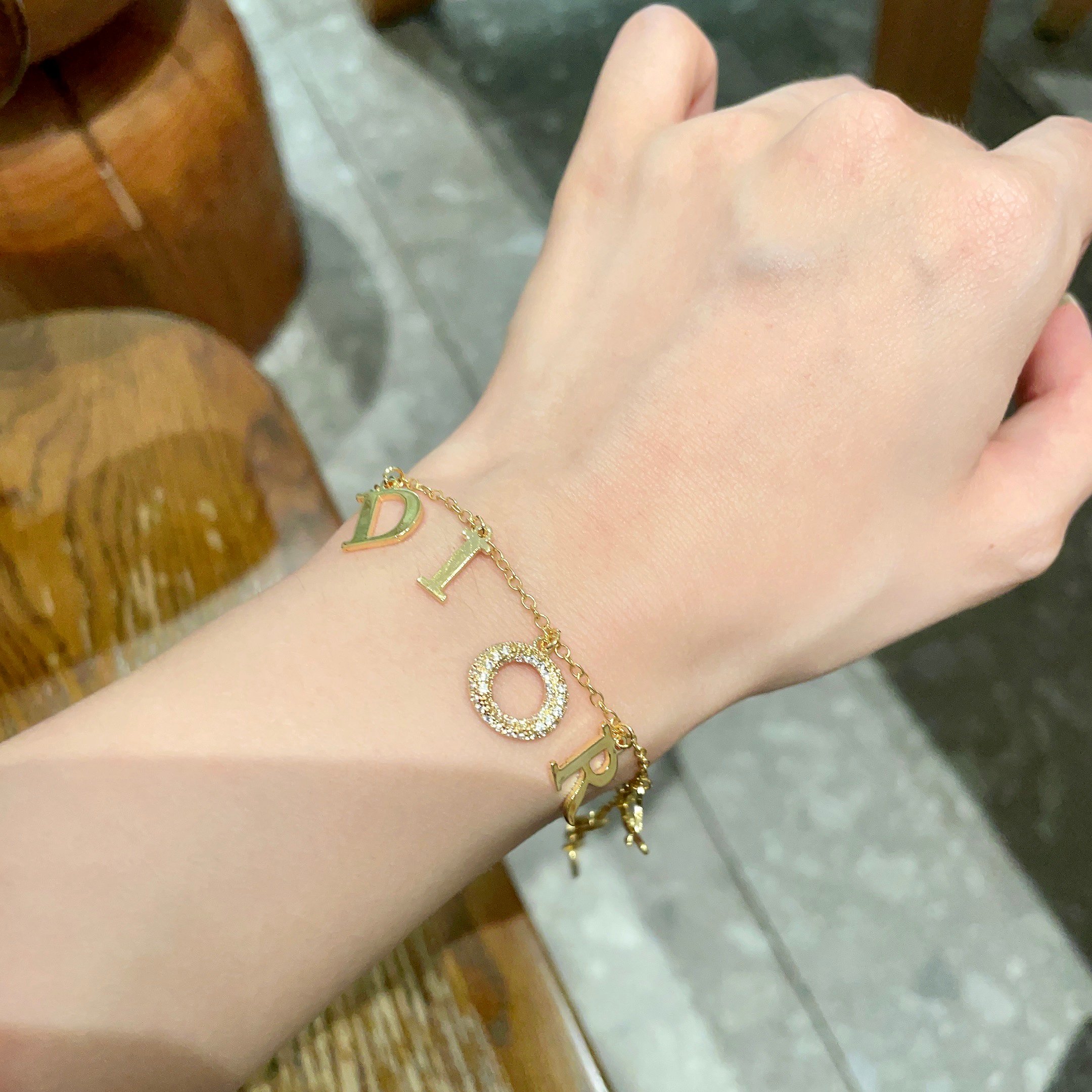 👑Dior 迪奥  手链 精选原版一致 黄铜材质 甜美气质高雅。