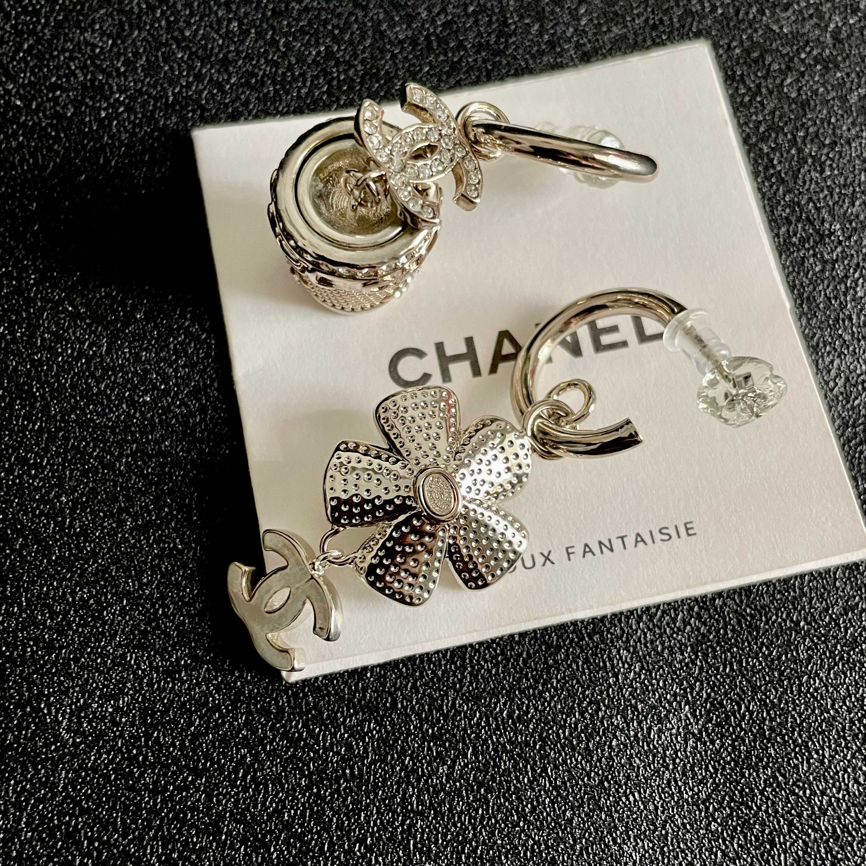 Chanel香奈儿 中古 耳钉👀小香家的款式真心无需多介绍😘🎶每一款都超好看，精致大方，非常显气质