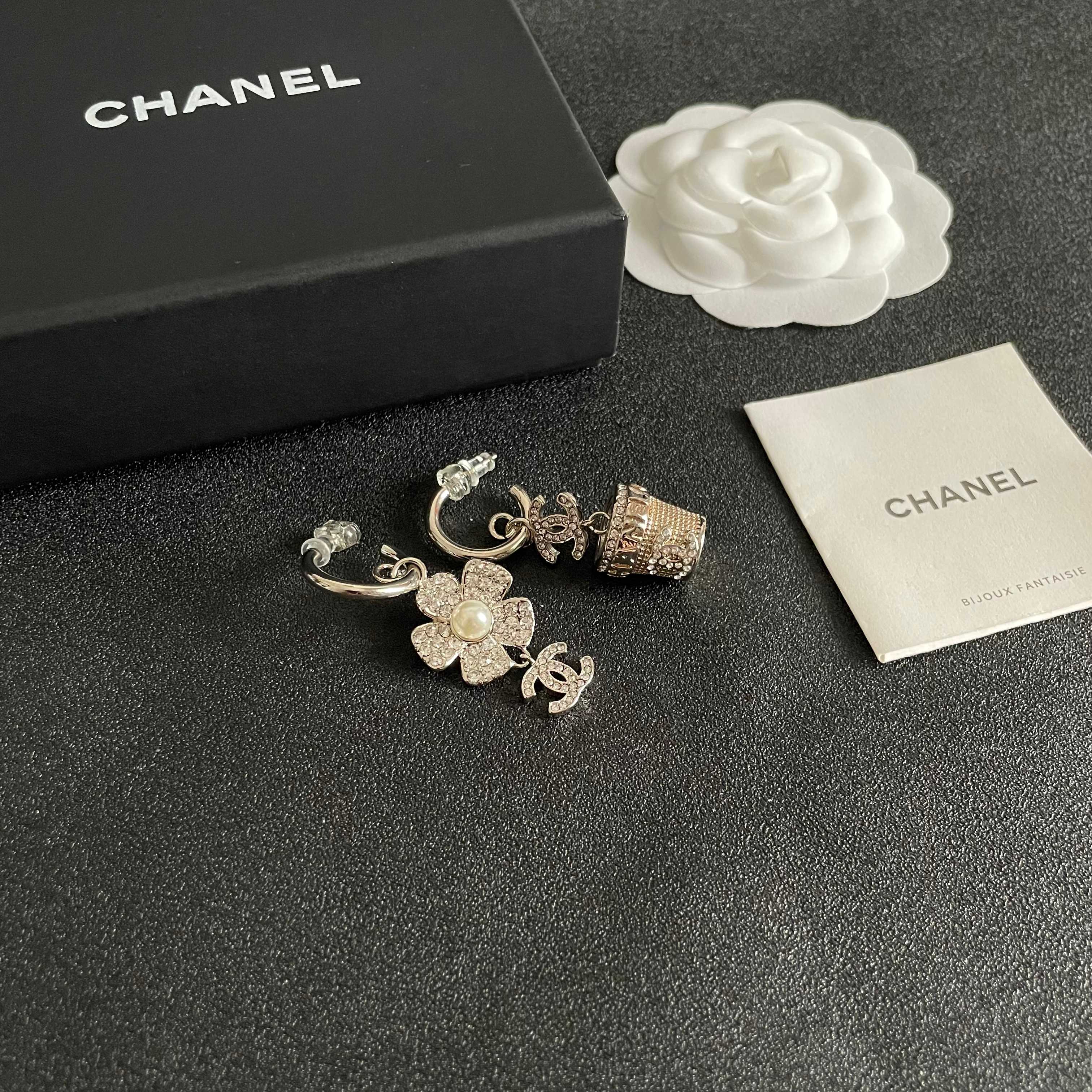  Chanel香奈儿 中古 耳钉👀小香家的款式真心无需多介绍😘🎶每一款都超好看，精致大方，非常显气质
