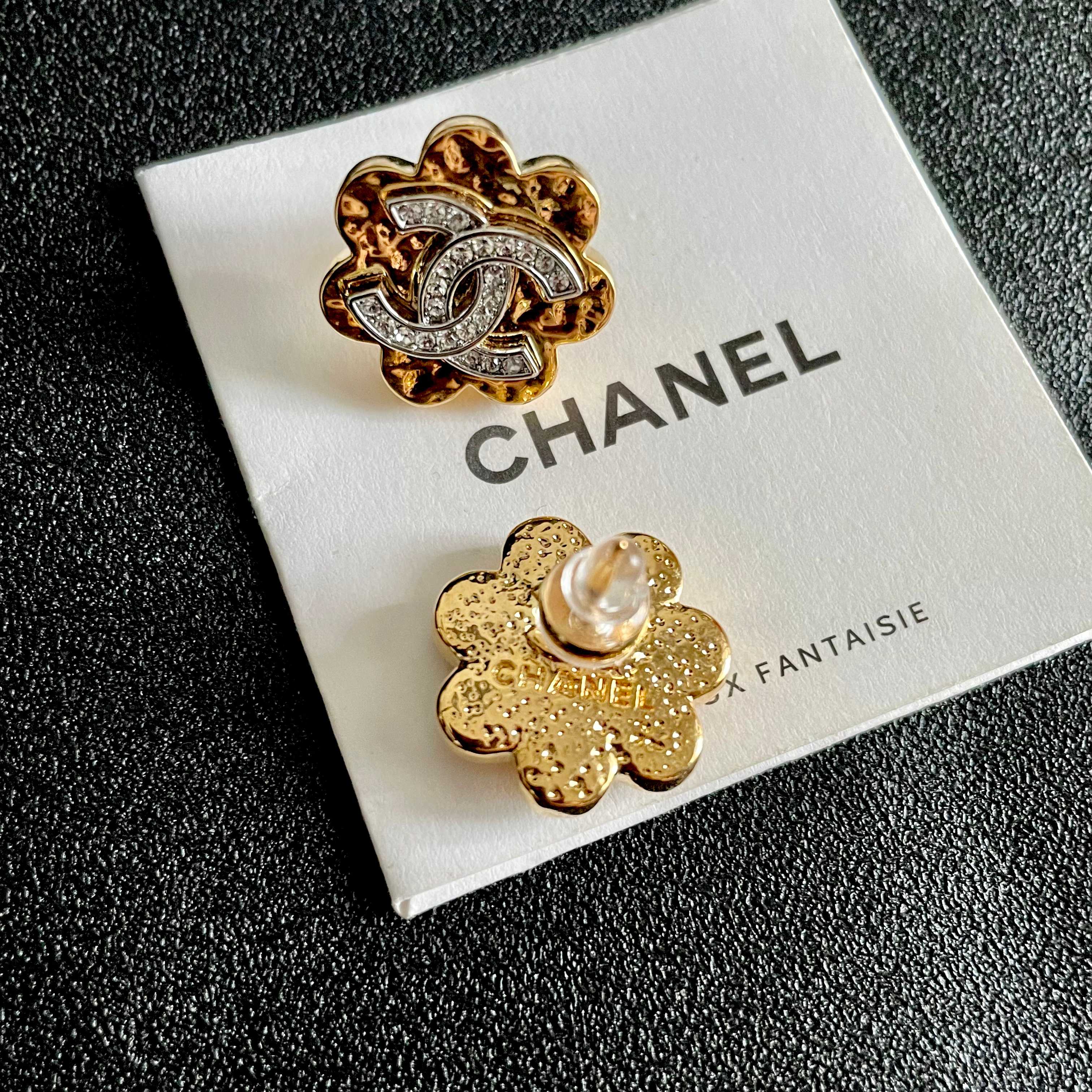  Chanel香奈儿 中古 耳钉👀小香家的款式真心无需多介绍😘🎶每一款都超好看，精致大方，非常显气质