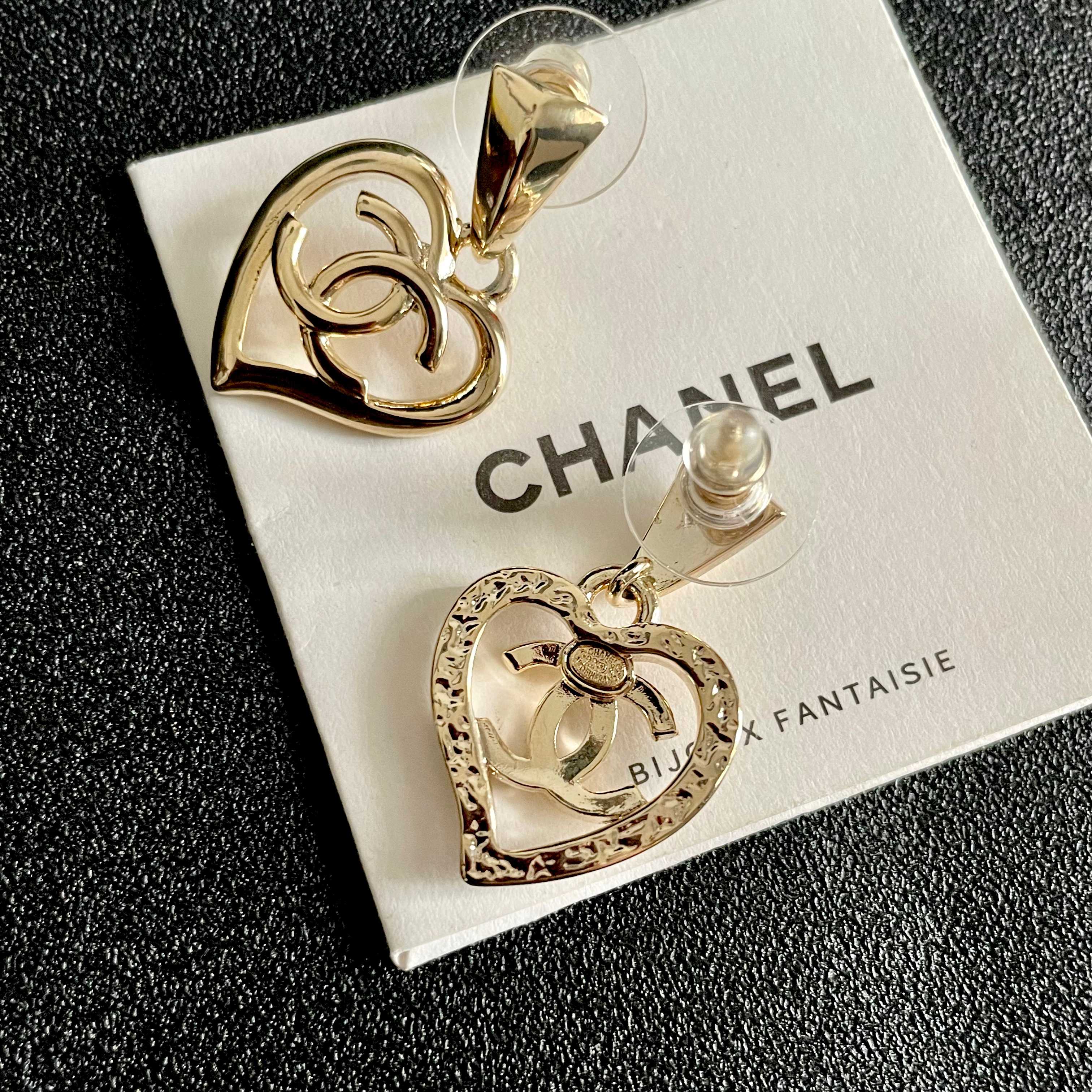  Chanel香奈儿 中古 耳钉👀小香家的款式真心无需多介绍😘🎶每一款都超好看，精致大方，非常显气质
