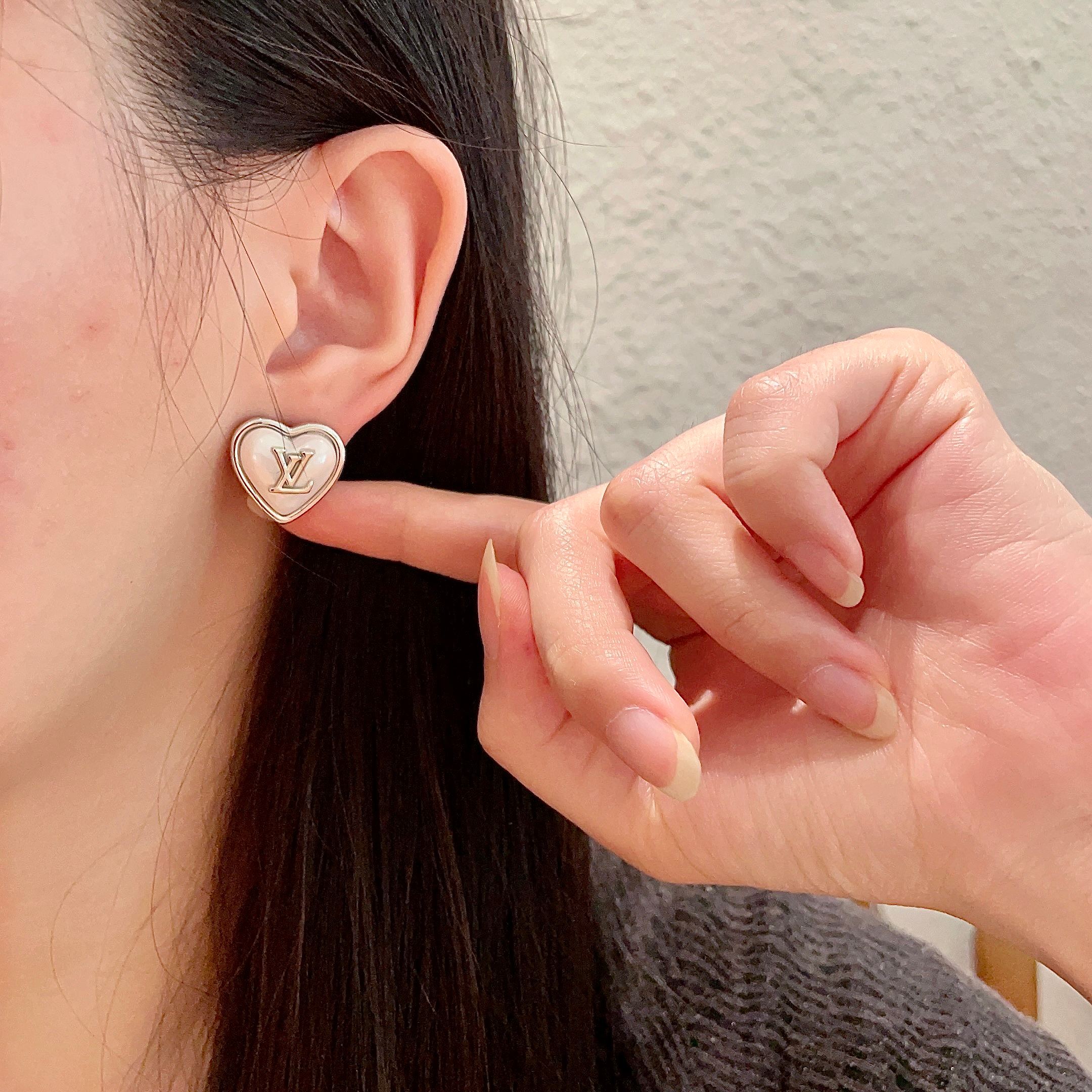 👑Lv 路易威登 2025年早春新品耳钉 经典老花耳环 超精工cnc工艺技术 上身美美哒 特别适合夏日搭