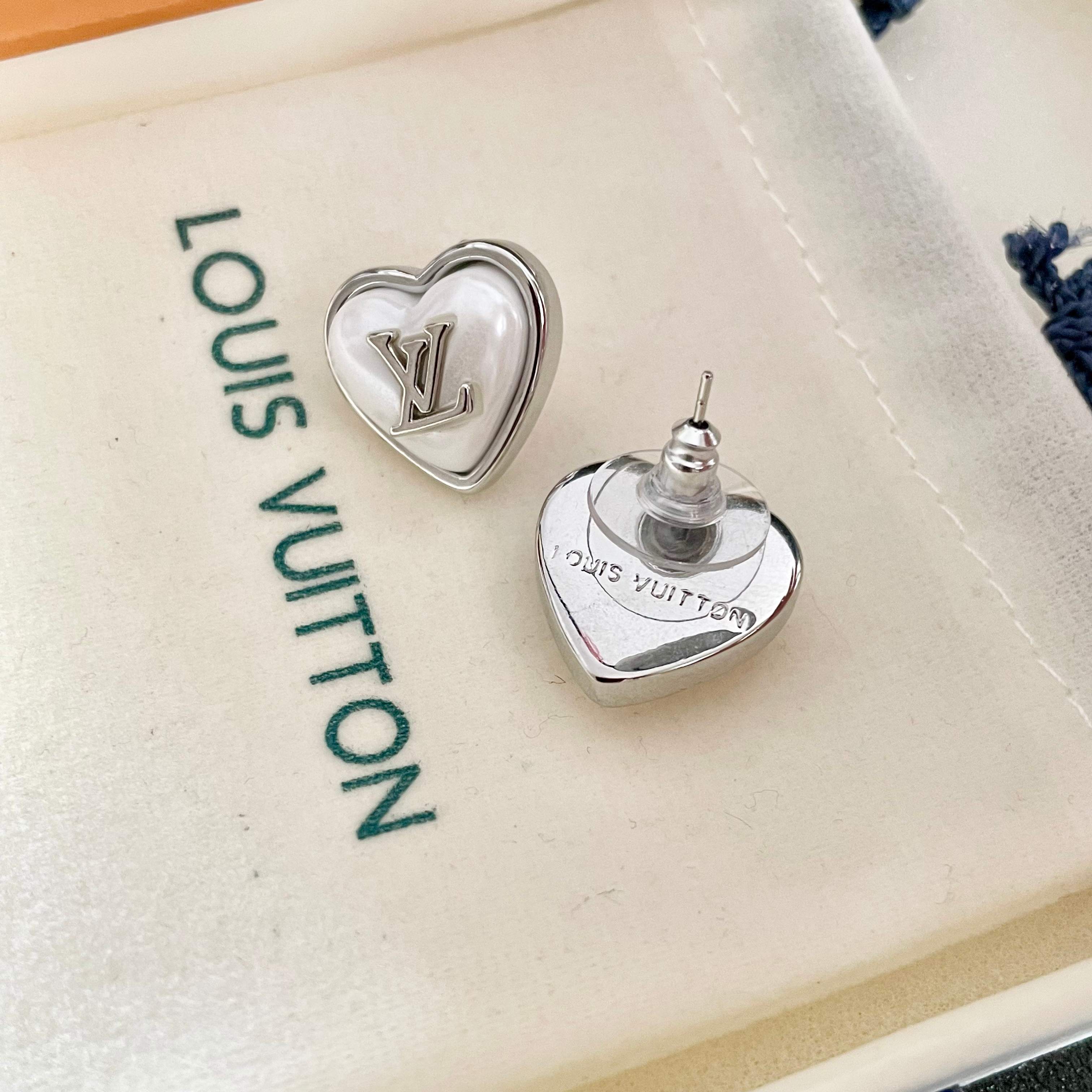 👑Lv 路易威登 2025年早春新品耳钉 经典老花耳环 超精工cnc工艺技术 上身美美哒 特别适合夏日搭