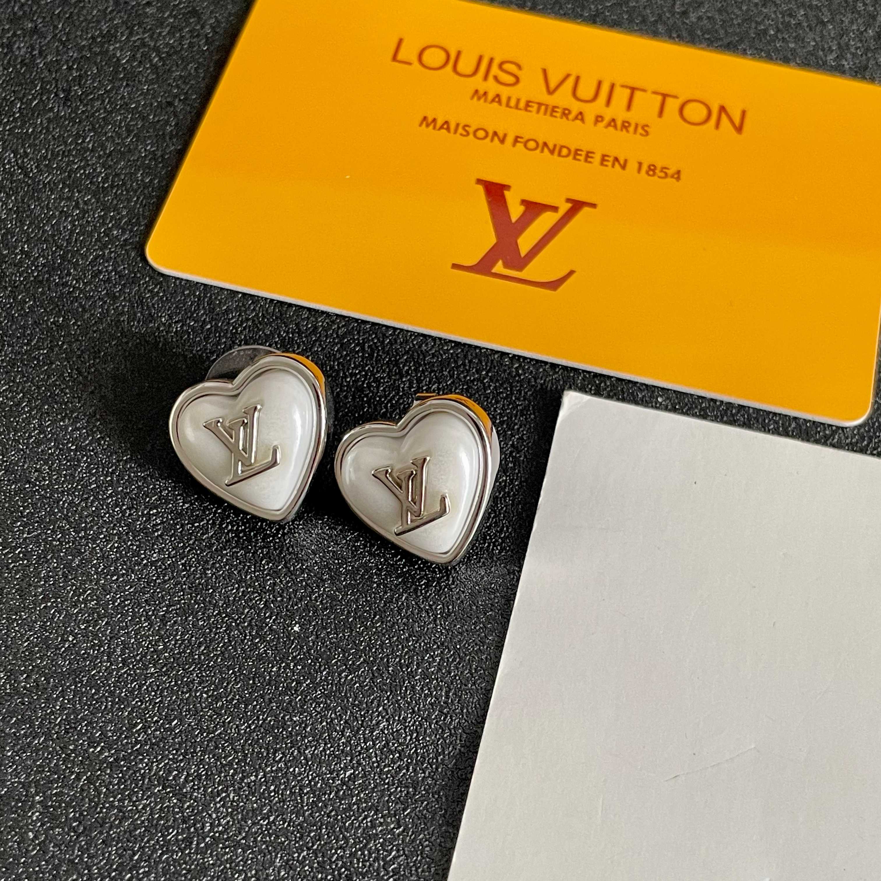 👑Lv 路易威登 2025年早春新品耳钉 经典老花耳环 超精工cnc工艺技术 上身美美哒 特别适合夏日搭