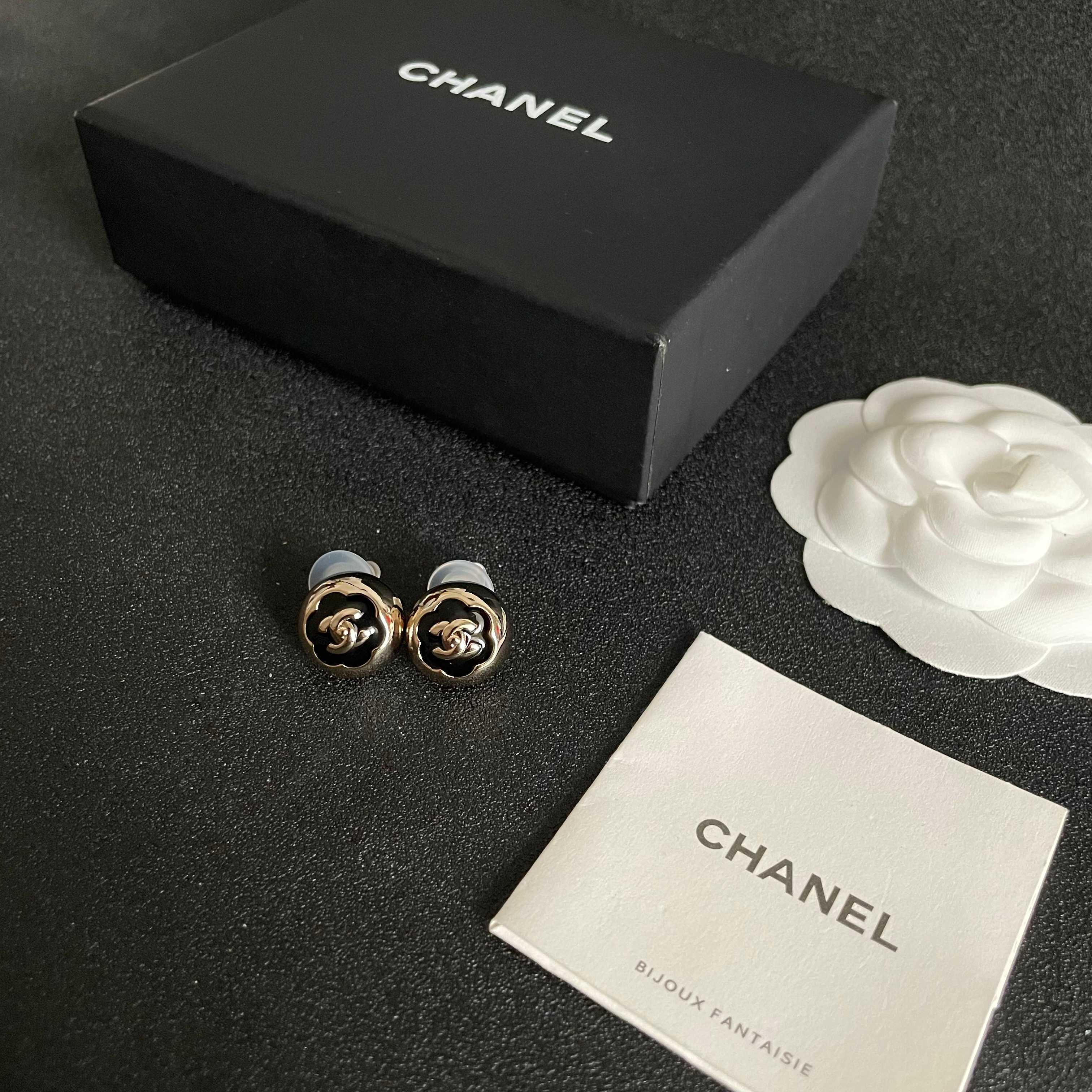  Chanel香奈儿 中古 耳钉👀小香家的款式真心无需多介绍😘🎶每一款都超好看，精致大方，非常显气质