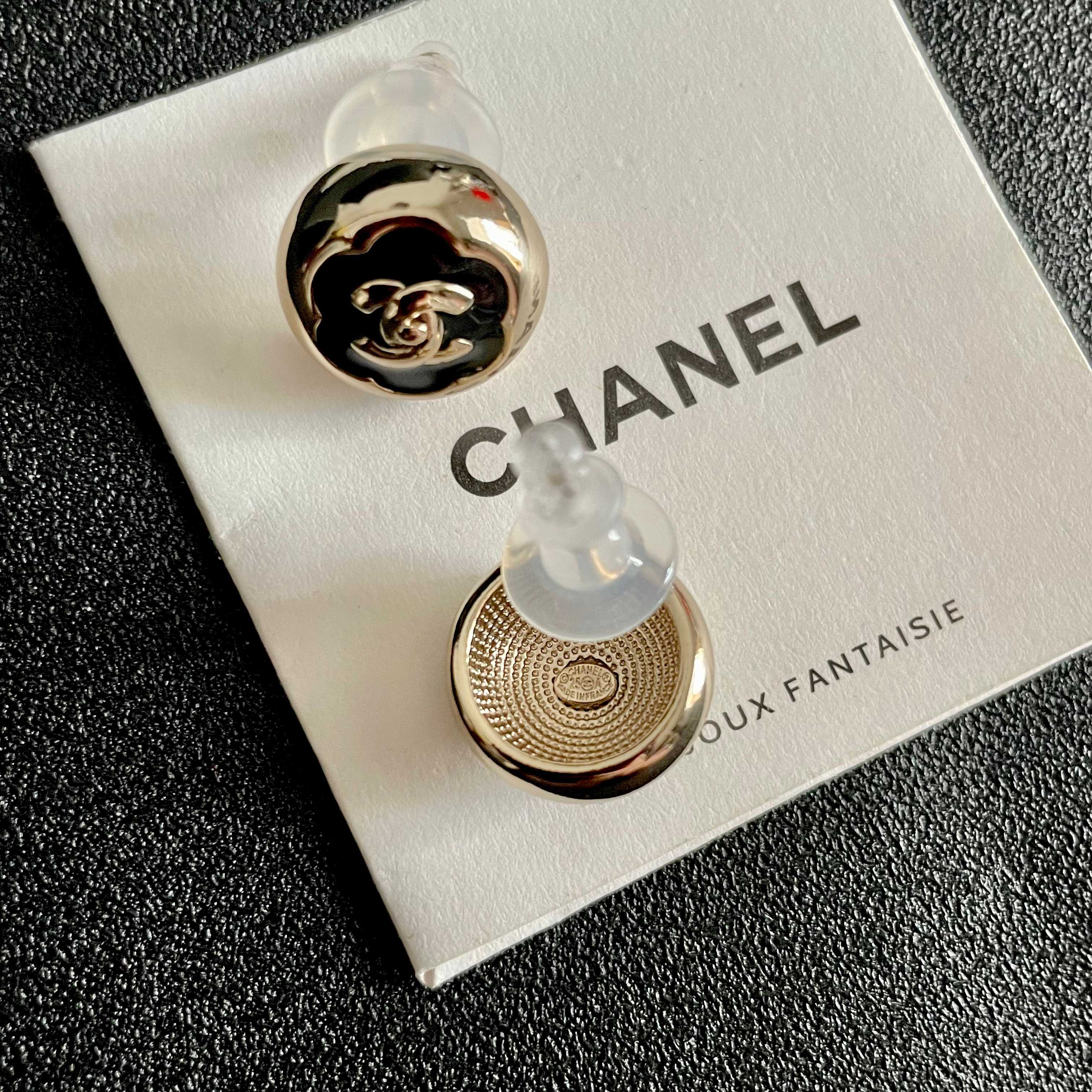  Chanel香奈儿 中古 耳钉👀小香家的款式真心无需多介绍😘🎶每一款都超好看，精致大方，非常显气质