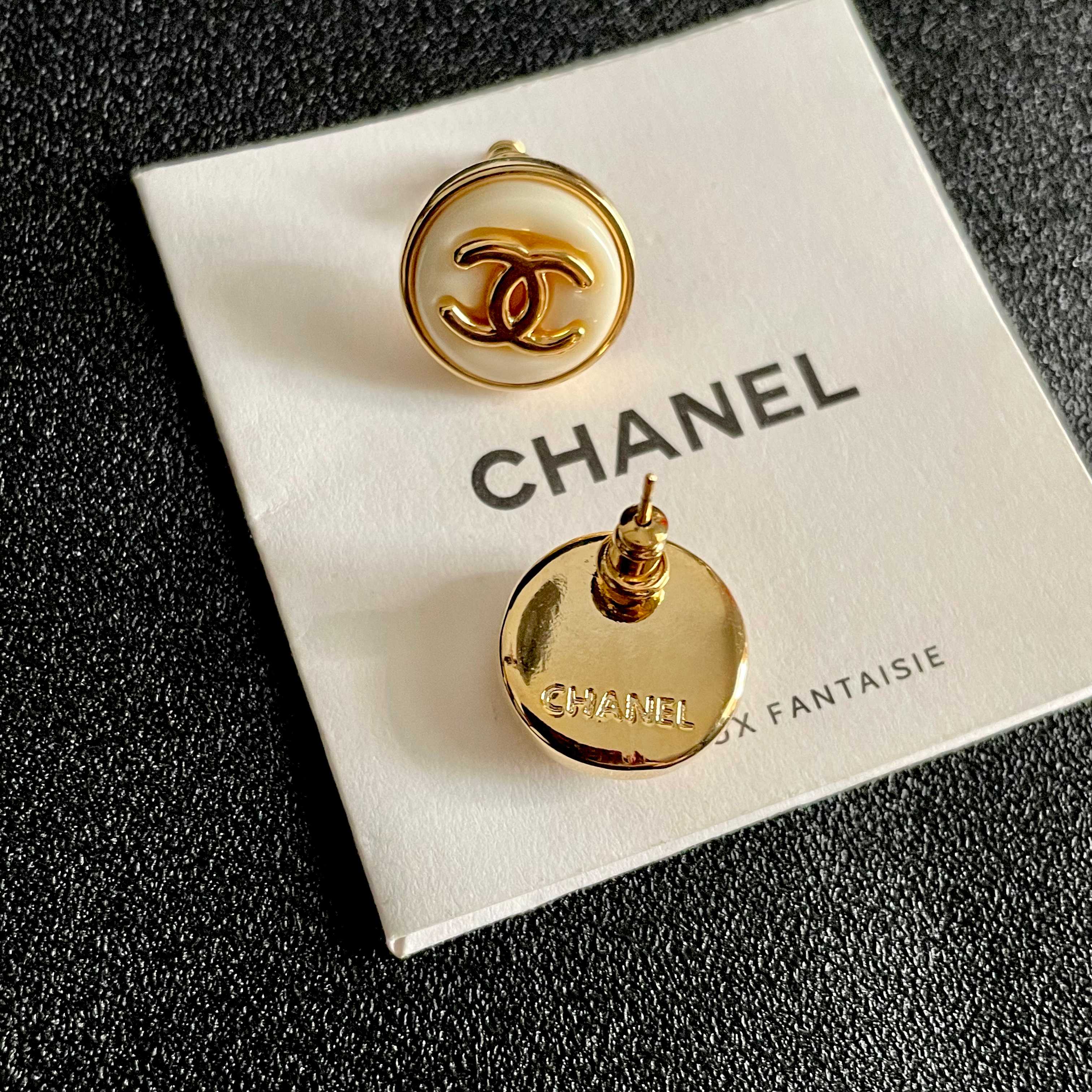  Chanel香奈儿 中古 耳钉👀小香家的款式真心无需多介绍😘🎶每一款都超好看，精致大方，非常显气质
