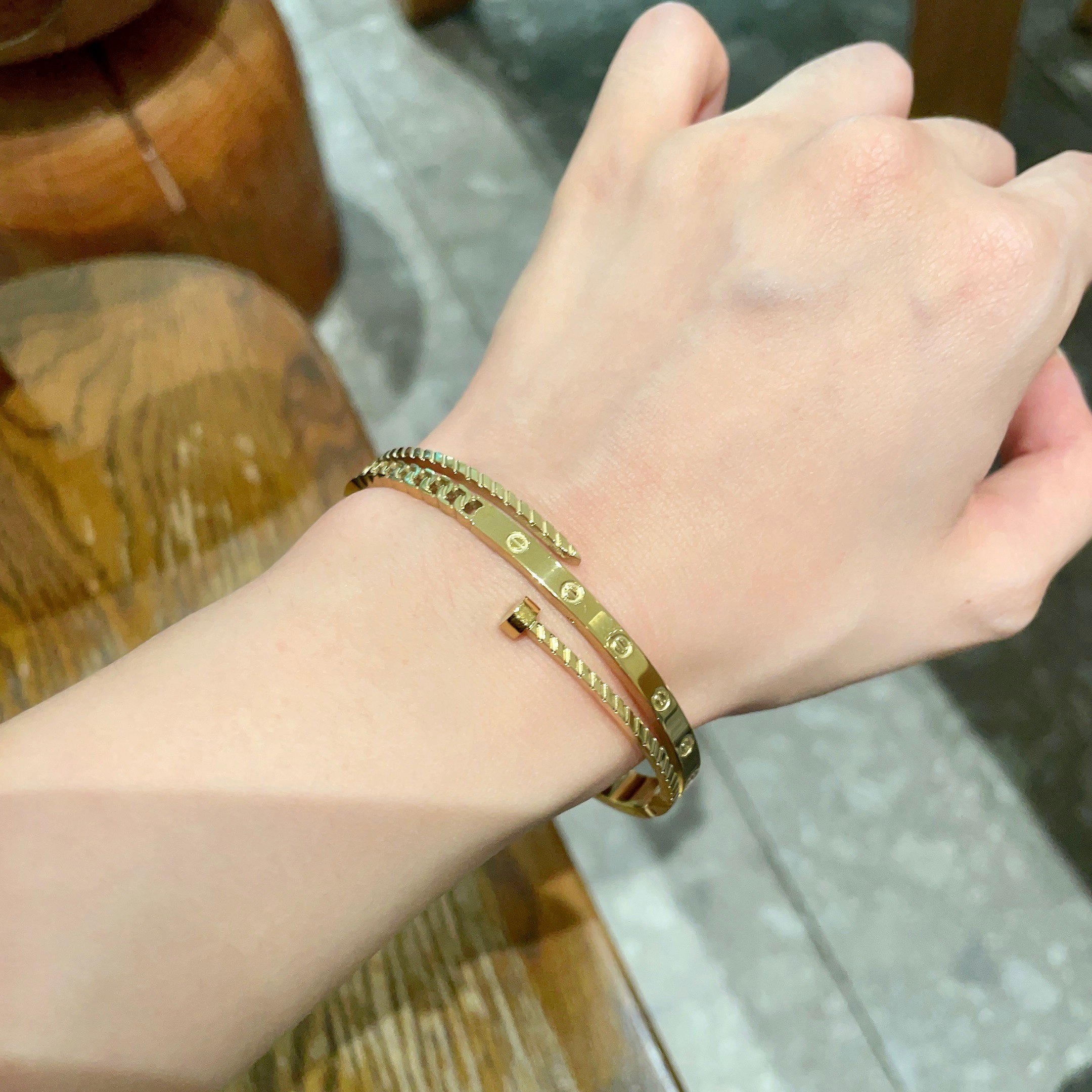 👑Cartier 卡地亚官网最新发布 👉🏻火爆钉子手镯💥进口精工保色18k💯高端定制👈🏻🙈🙈🙈顶级工艺 