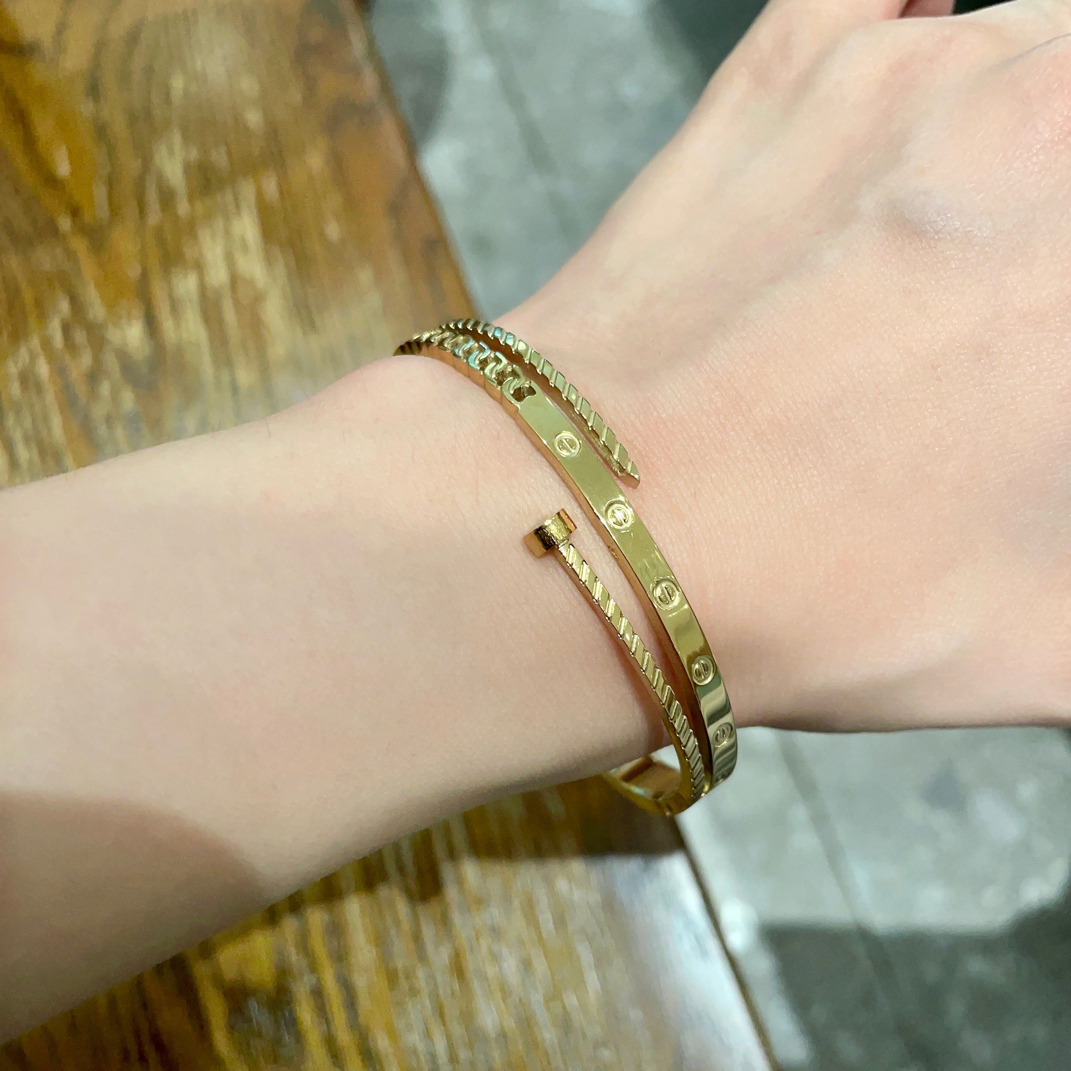 👑Cartier 卡地亚官网最新发布 👉🏻火爆钉子手镯💥进口精工保色18k💯高端定制👈🏻🙈🙈🙈顶级工艺 