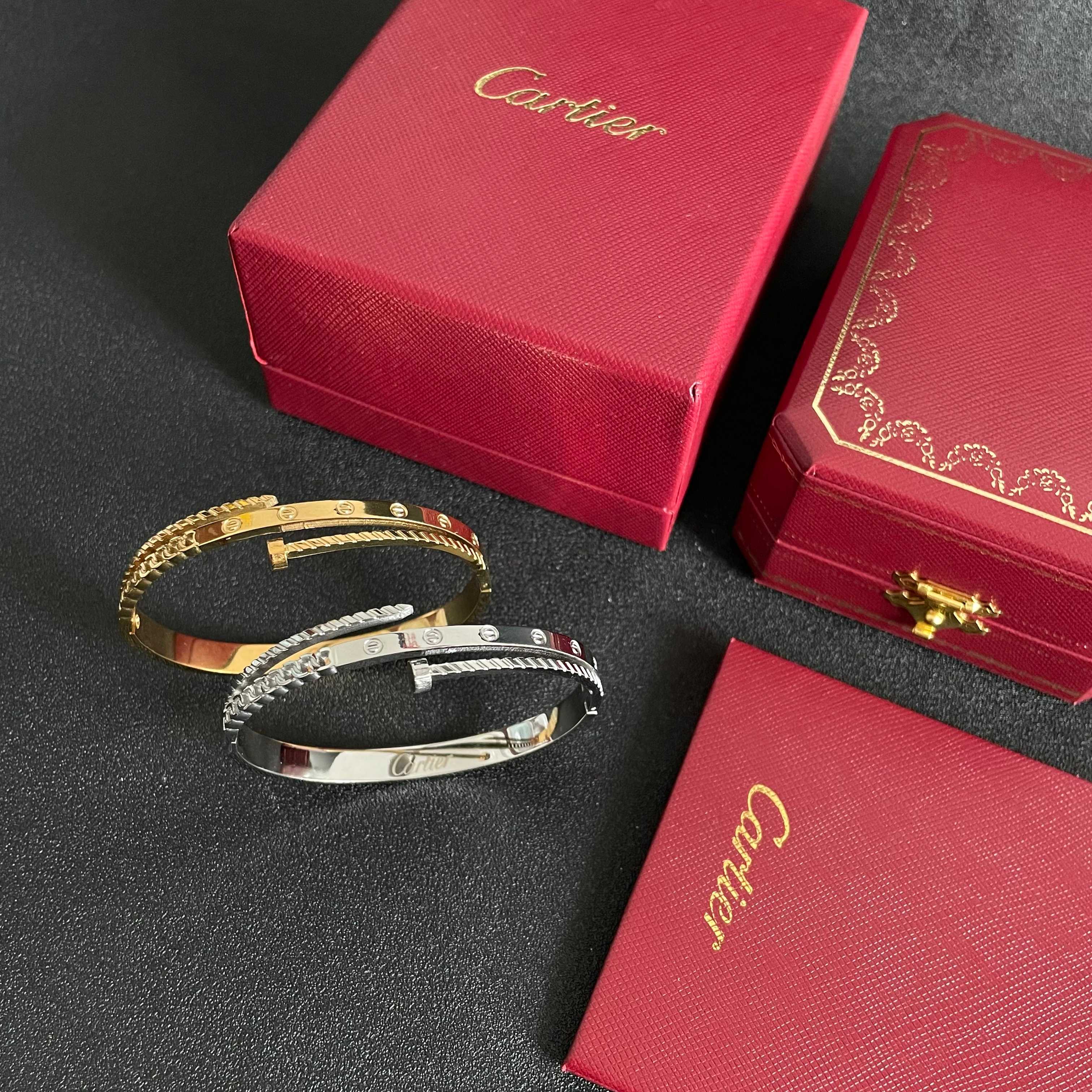 👑Cartier 卡地亚官网最新发布 👉🏻火爆钉子手镯💥进口精工保色18k💯高端定制👈🏻🙈🙈🙈顶级工艺 