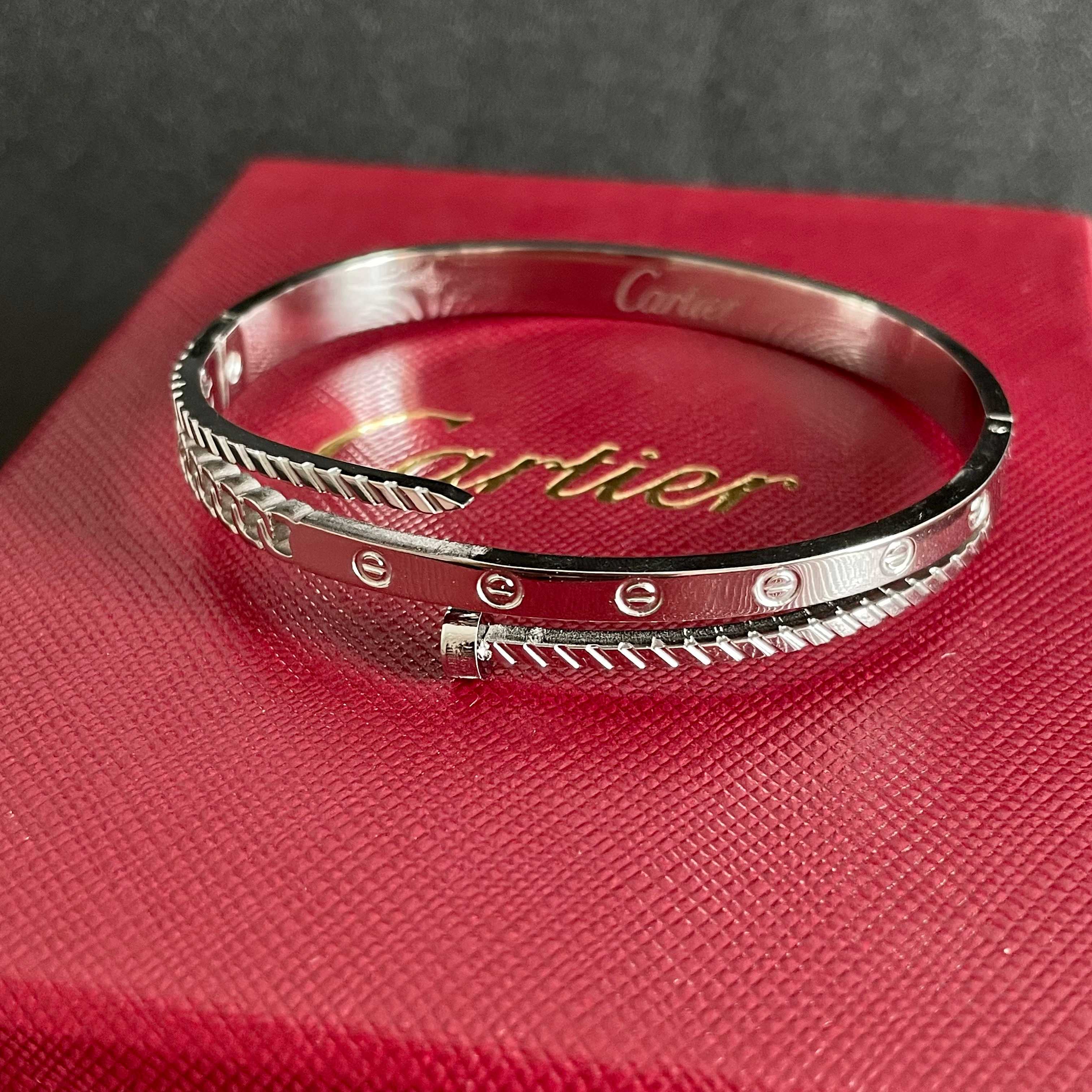 👑Cartier 卡地亚官网最新发布 👉🏻火爆钉子手镯💥进口精工保色18k💯高端定制👈🏻🙈🙈🙈顶级工艺 