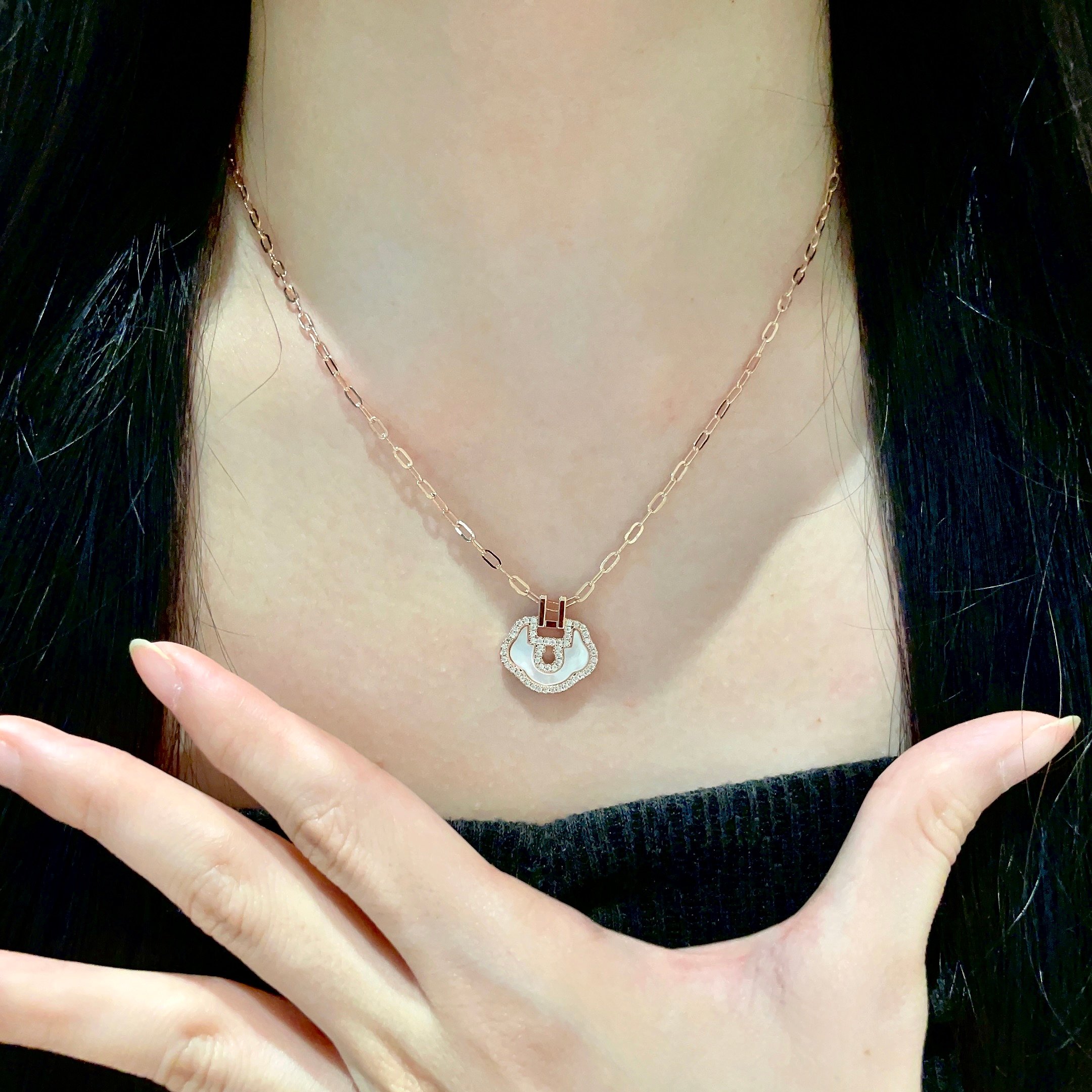  麒麟mini如意项链✨时尚与传统相结合的一款💓不会满大街撞款的小精品，非常夺目，精巧别致，很吸睛！手工