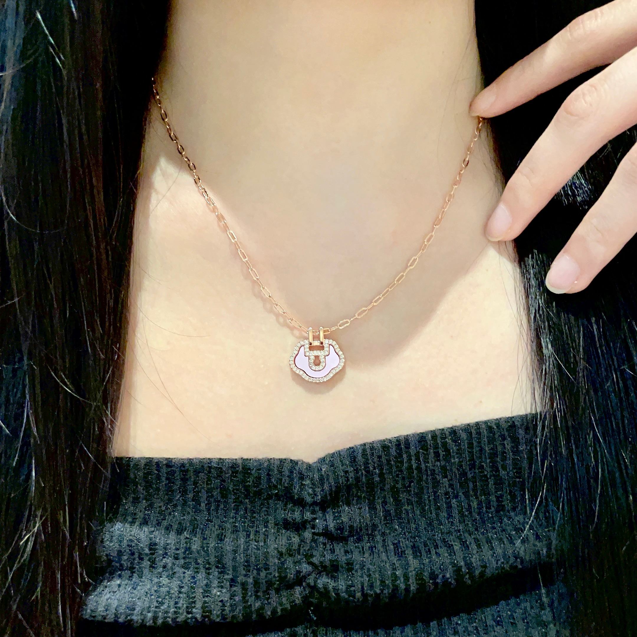  麒麟mini如意项链✨时尚与传统相结合的一款💓不会满大街撞款的小精品，非常夺目，精巧别致，很吸睛！手工