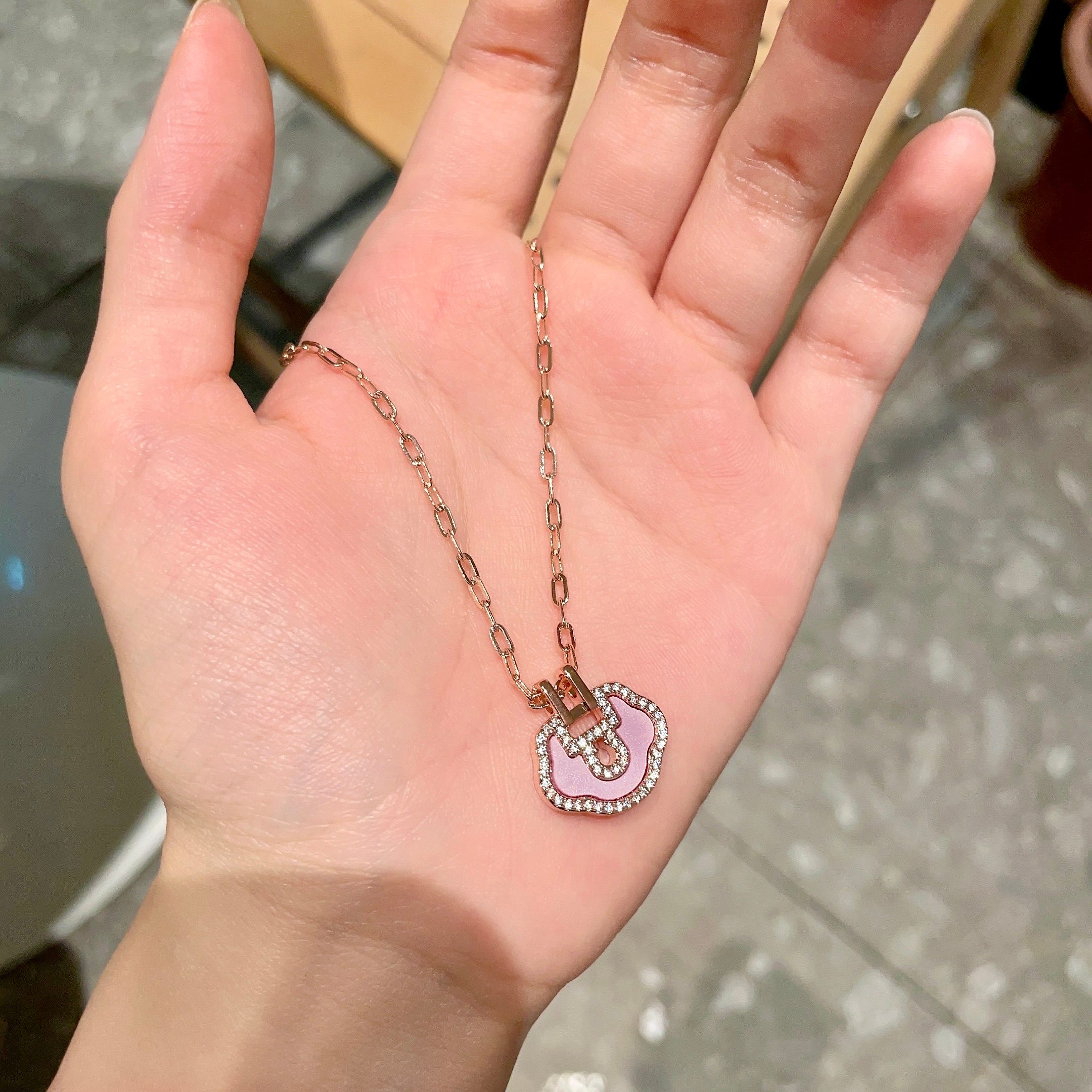  麒麟mini如意项链✨时尚与传统相结合的一款💓不会满大街撞款的小精品，非常夺目，精巧别致，很吸睛！手工