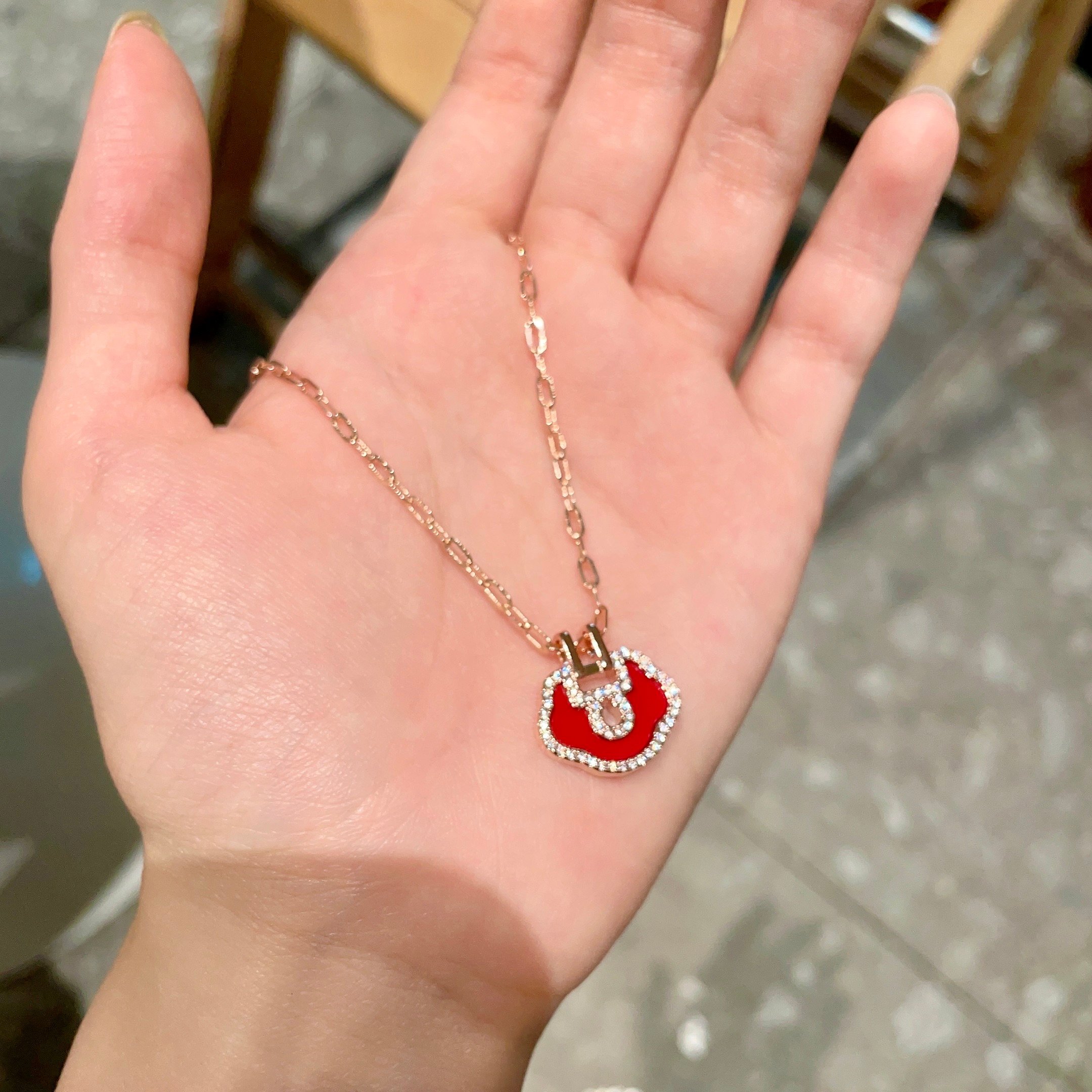  麒麟mini如意项链✨时尚与传统相结合的一款💓不会满大街撞款的小精品，非常夺目，精巧别致，很吸睛！手工