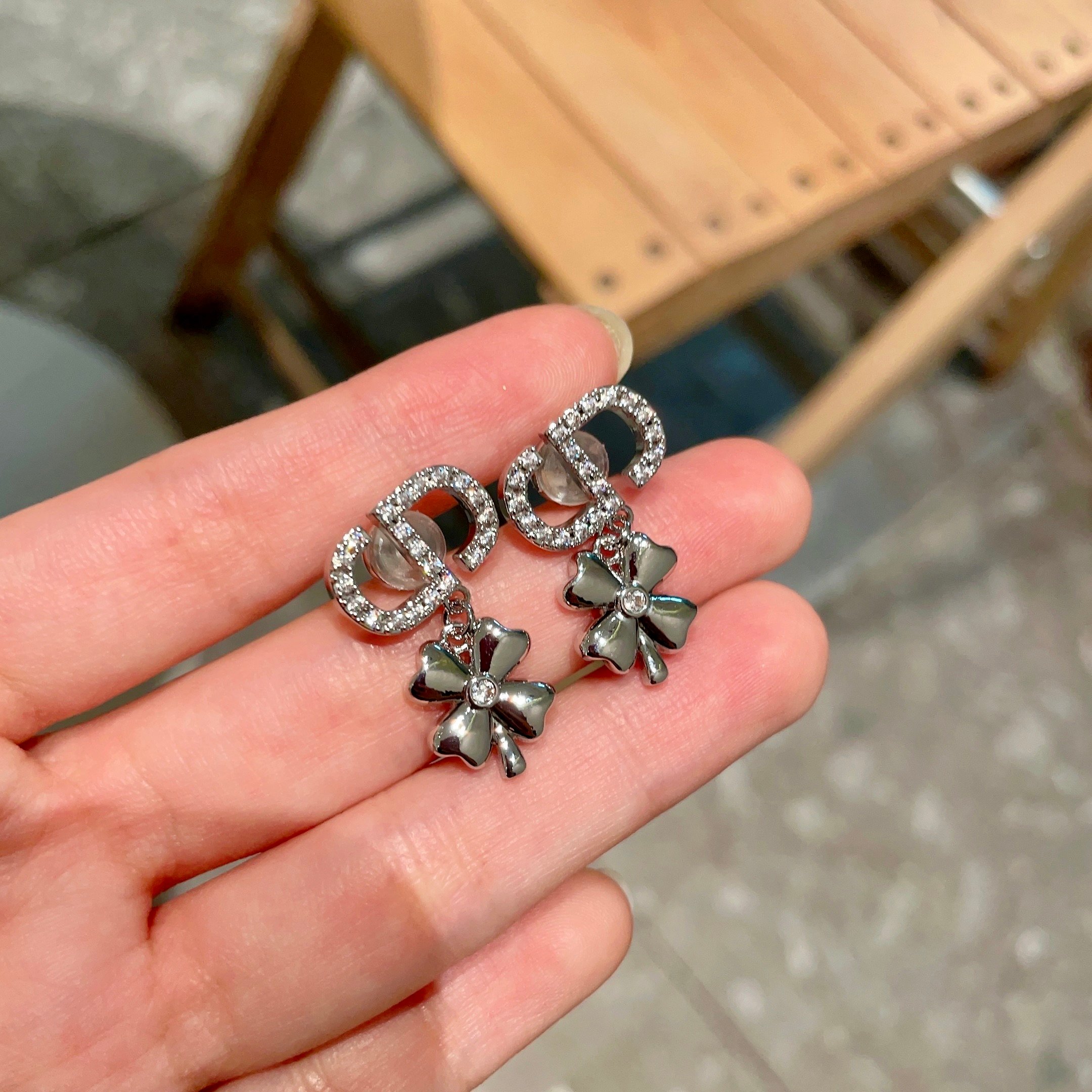 👑Dior 迪奥 中古 耳环 专柜一致上新 精选原版一致 黄铜材质 甜美气质高