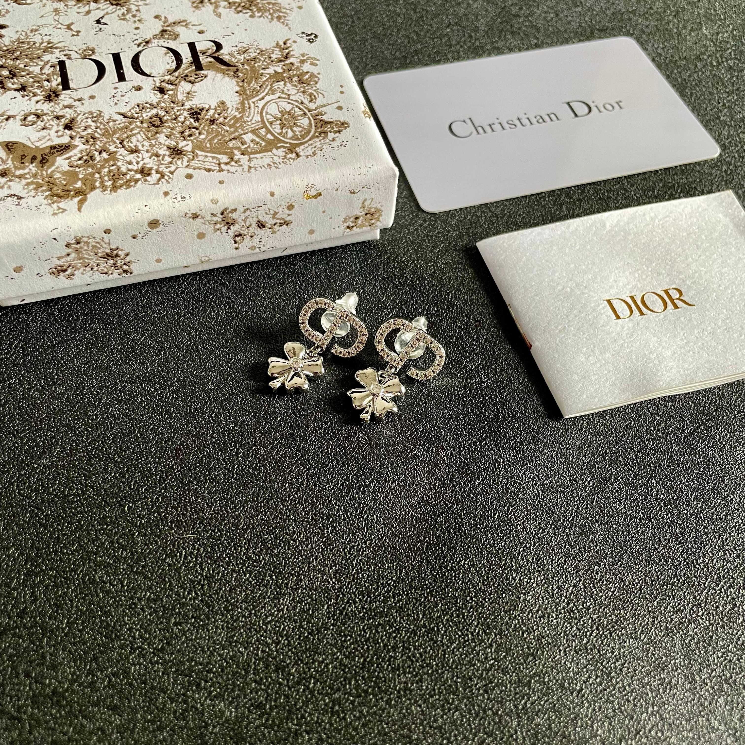 👑Dior 迪奥 中古 耳环 专柜一致上新 精选原版一致 黄铜材质 甜美气质高