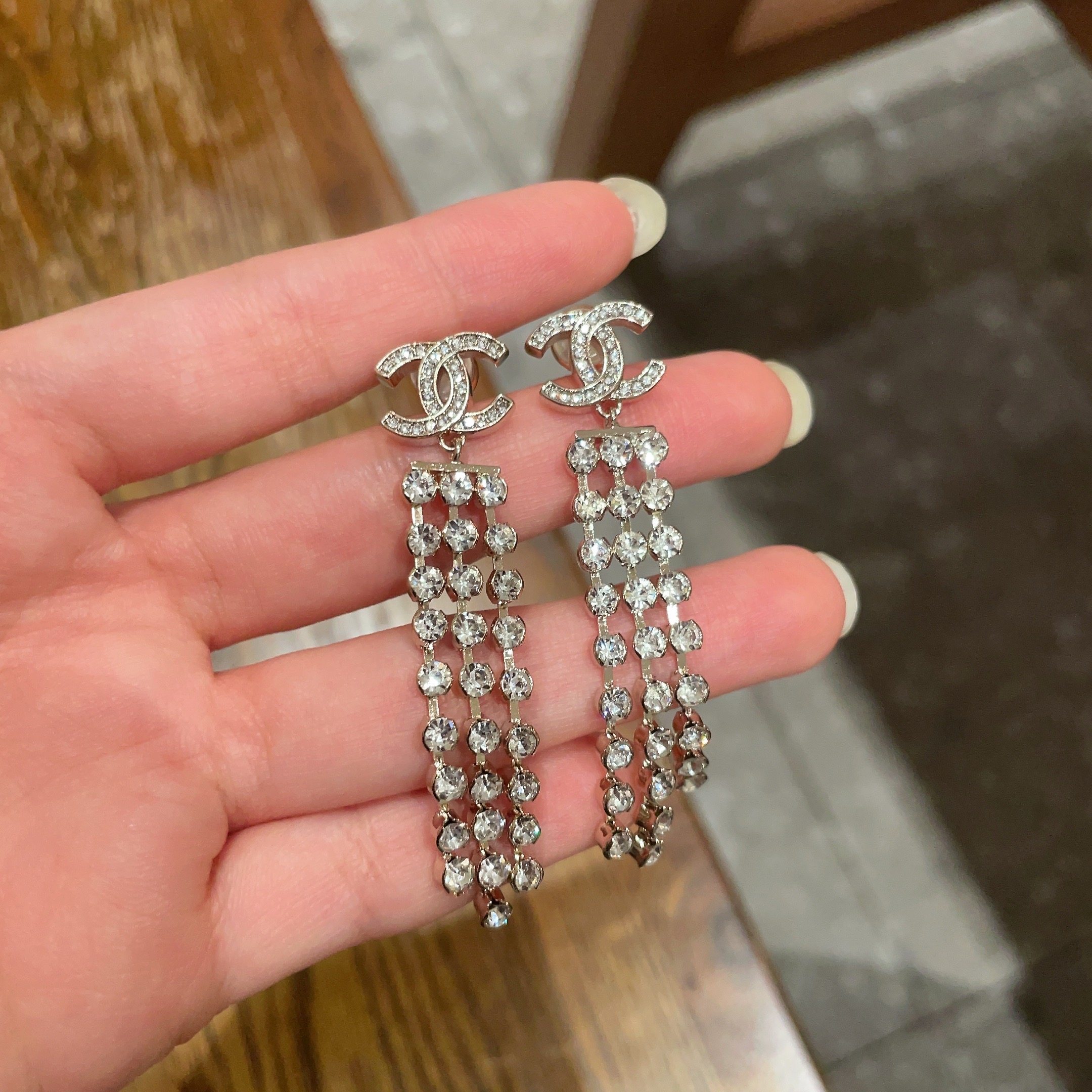  Chanel香奈儿 中古 耳钉👀小香家的款式真心无需多介绍😘🎶每一款都超好看，精致大方，非常显气质