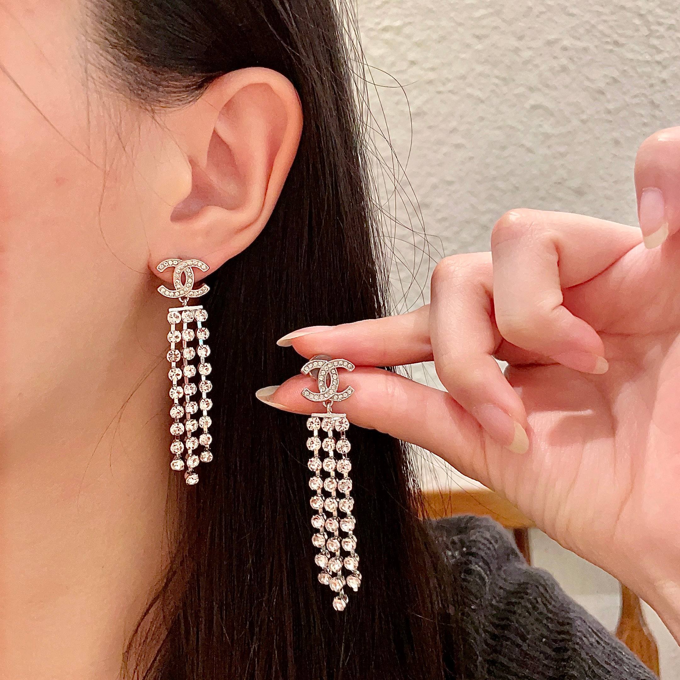  Chanel香奈儿 中古 耳钉👀小香家的款式真心无需多介绍😘🎶每一款都超好看，精致大方，非常显气质