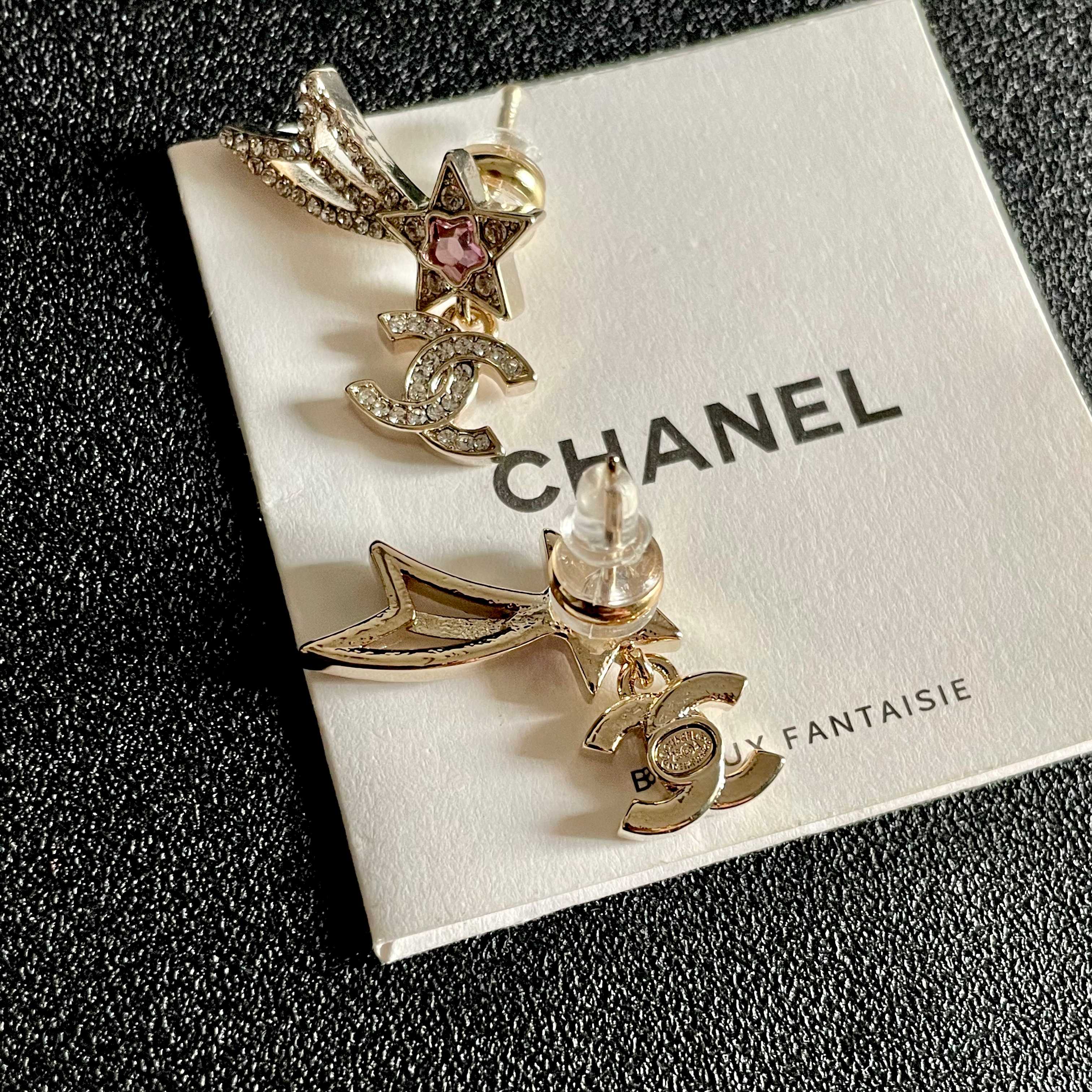  Chanel香奈儿 中古 耳钉👀小香家的款式真心无需多介绍😘🎶每一款都超好看，精致大方，非常显气质