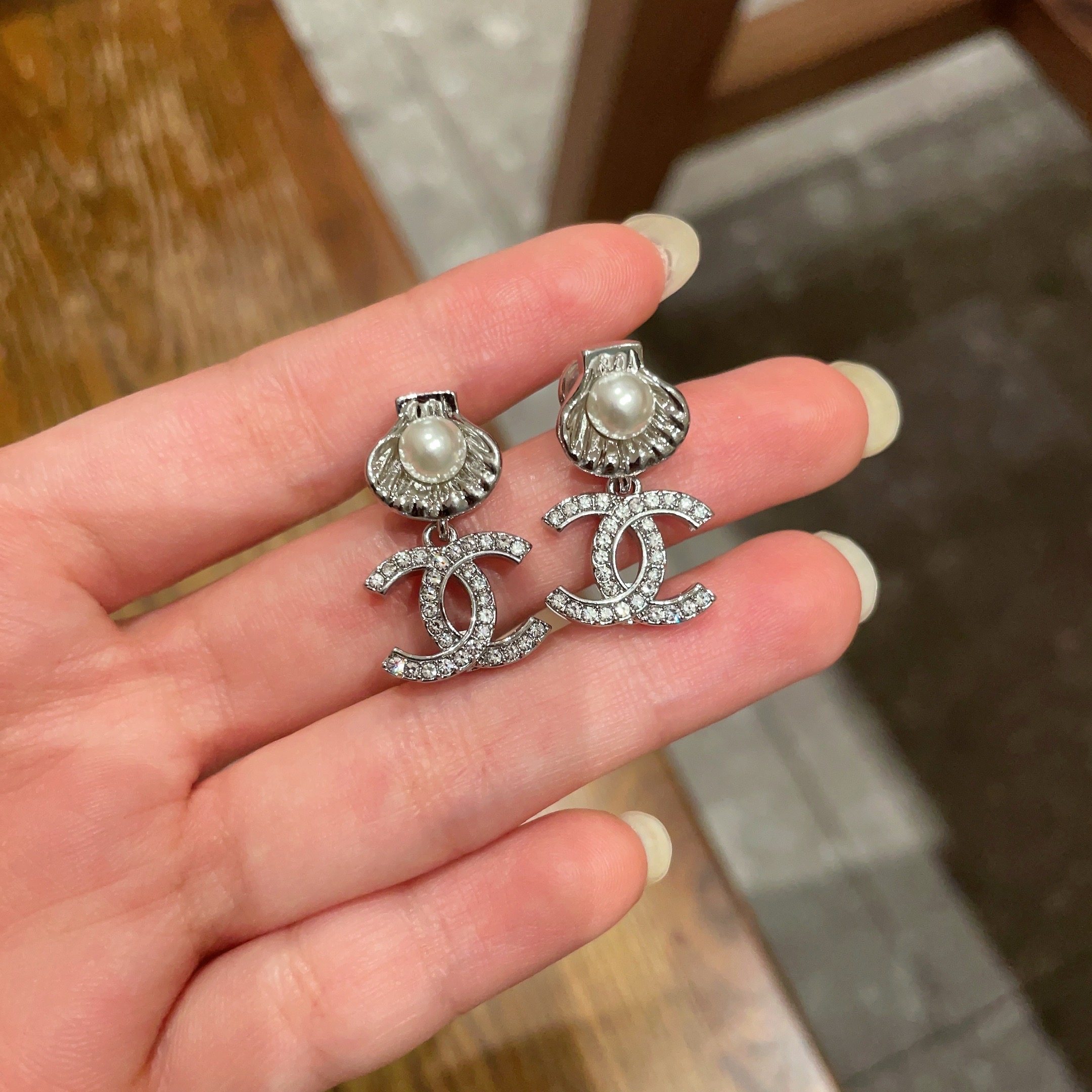  Chanel香奈儿 中古 耳钉👀小香家的款式真心无需多介绍😘🎶每一款都超好看，精致大方，非常显气质