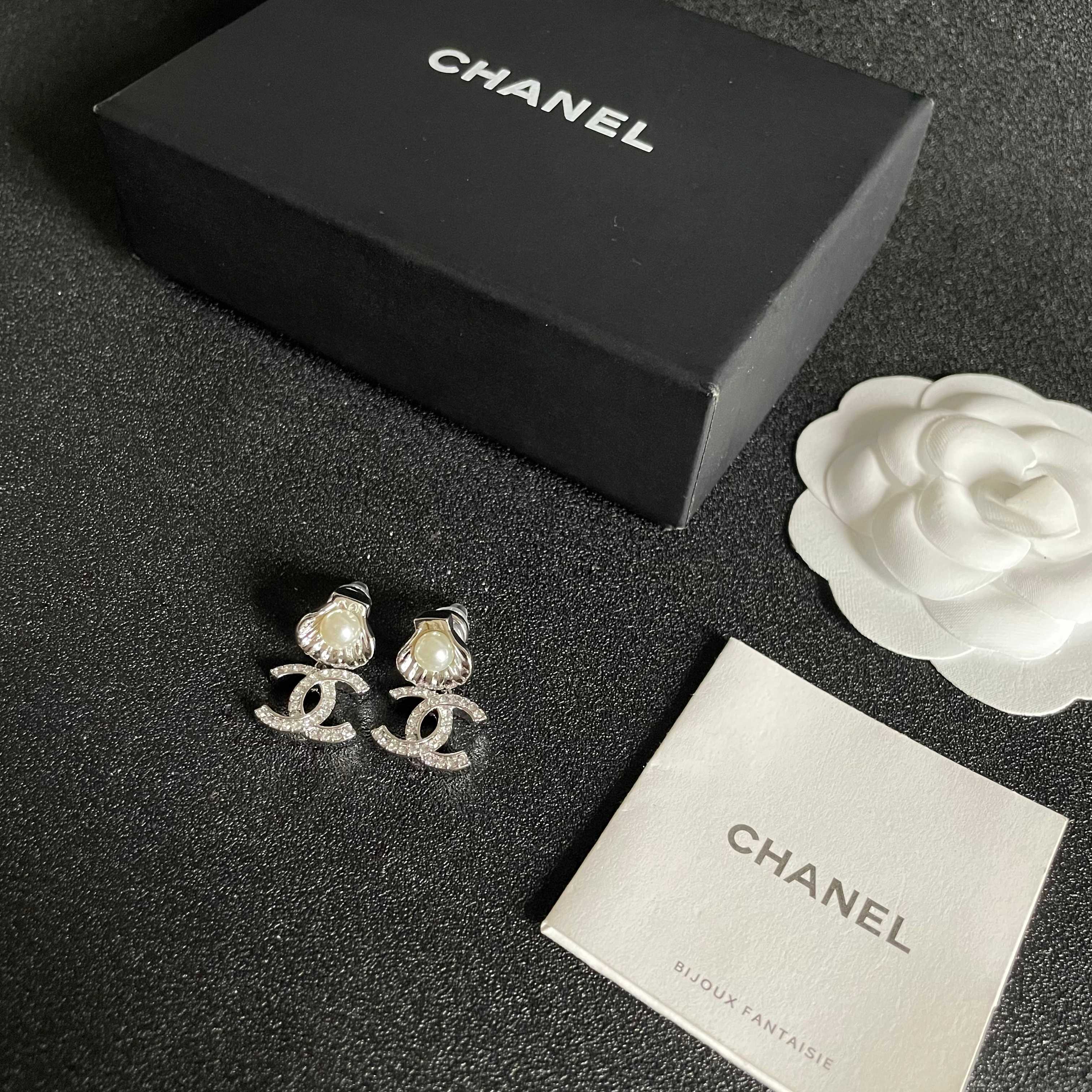  Chanel香奈儿 中古 耳钉👀小香家的款式真心无需多介绍😘🎶每一款都超好看，精致大方，非常显气质