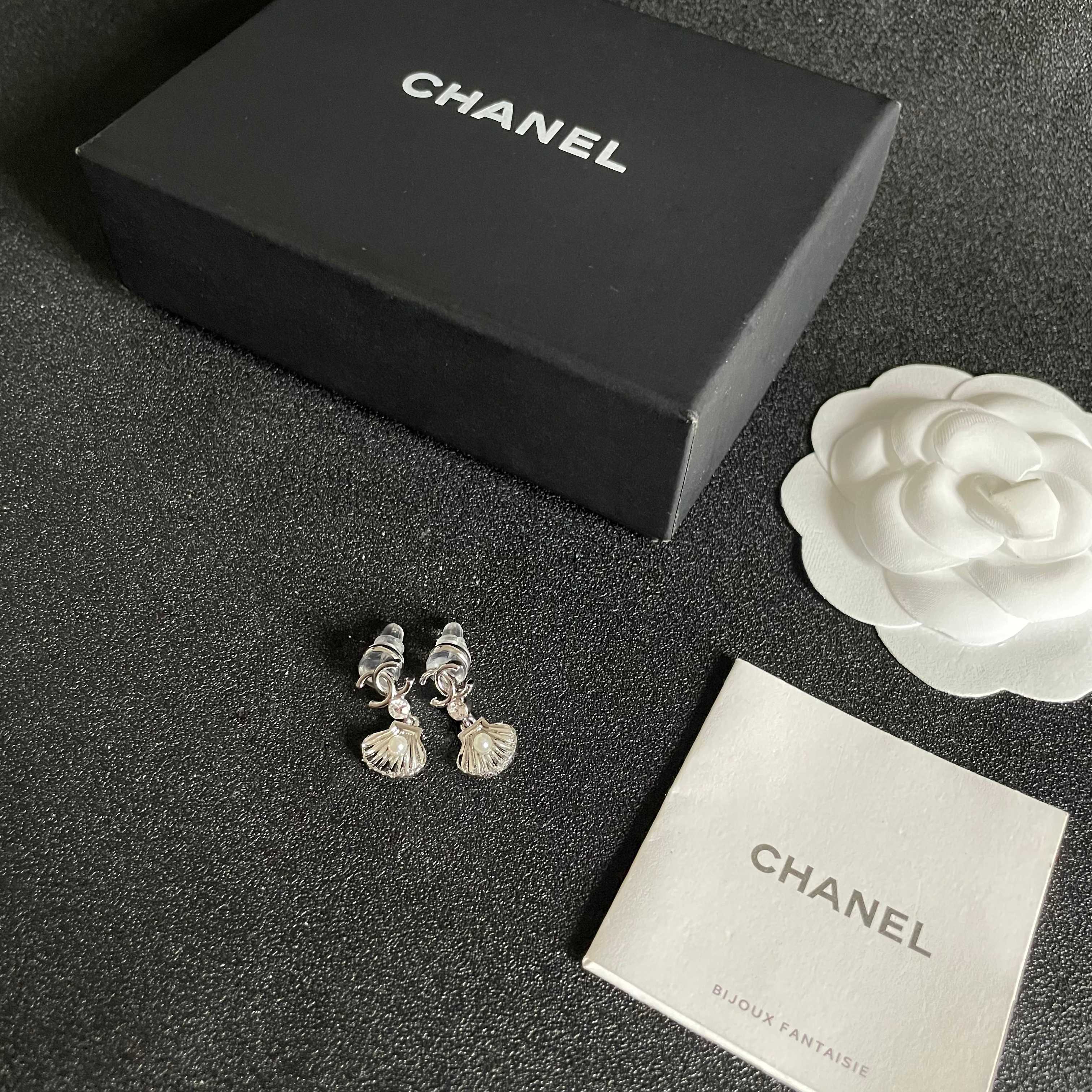  Chanel香奈儿 中古 耳钉👀小香家的款式真心无需多介绍😘🎶每一款都超好看，精致大方，非常显气质