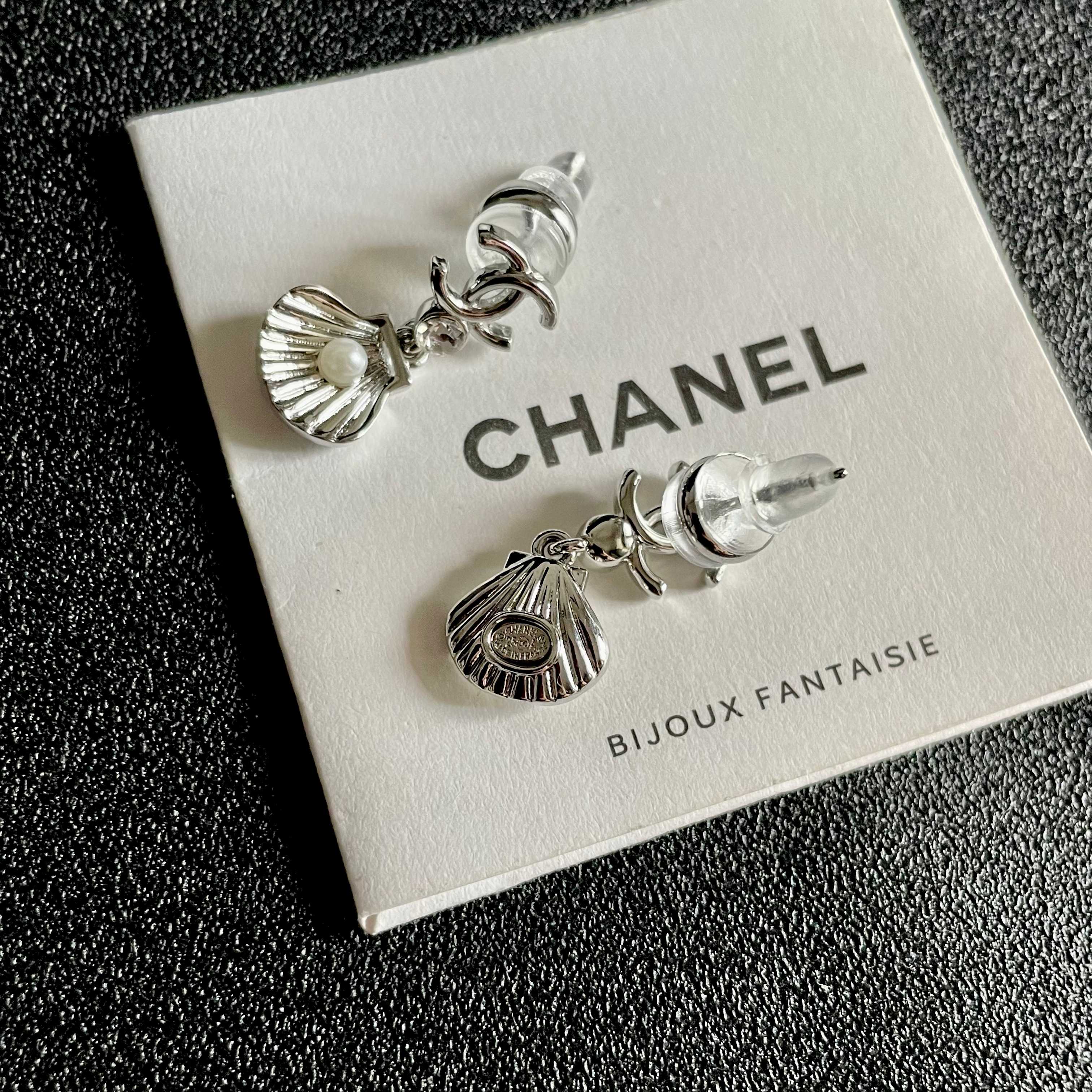  Chanel香奈儿 中古 耳钉👀小香家的款式真心无需多介绍😘🎶每一款都超好看，精致大方，非常显气质