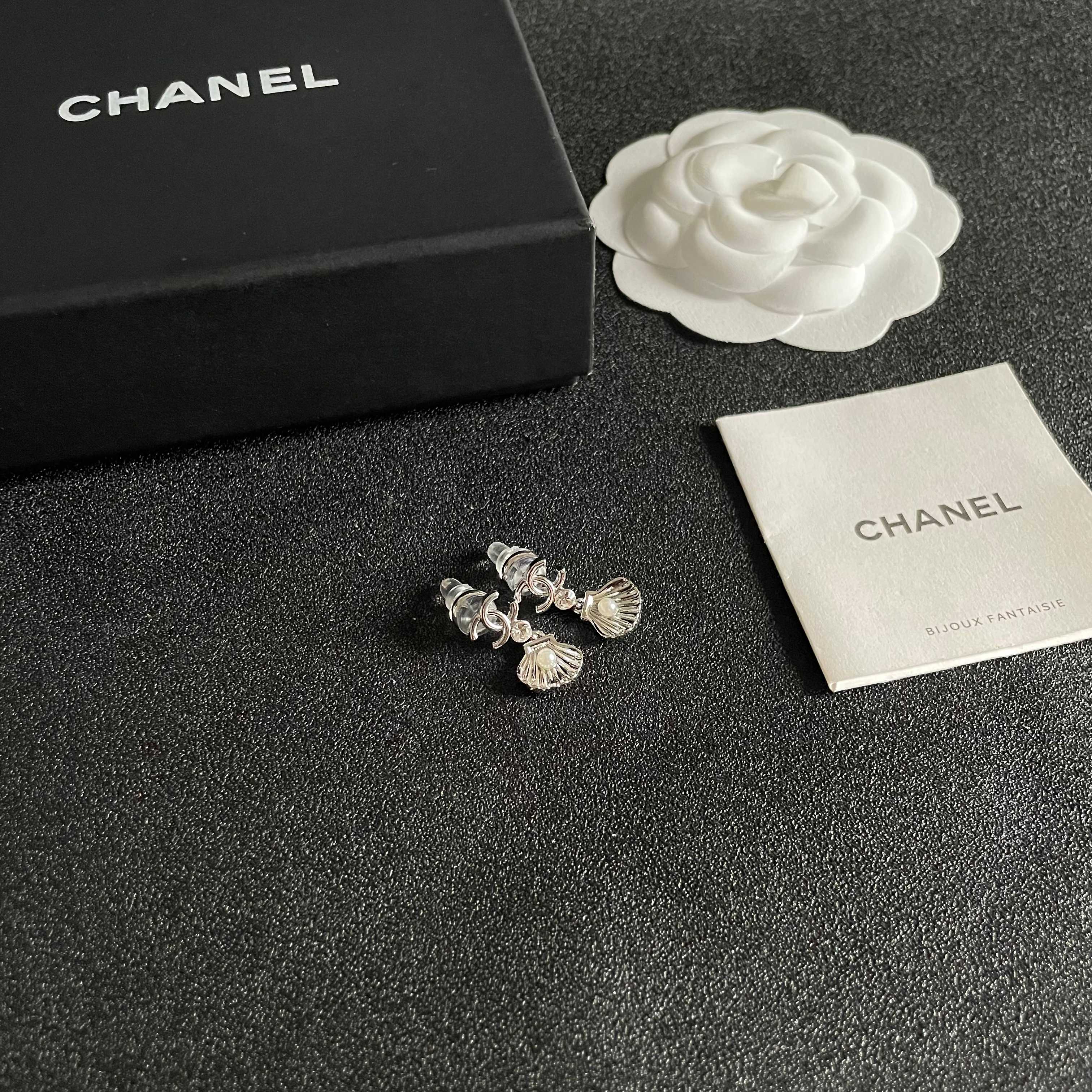  Chanel香奈儿 中古 耳钉👀小香家的款式真心无需多介绍😘🎶每一款都超好看，精致大方，非常显气质