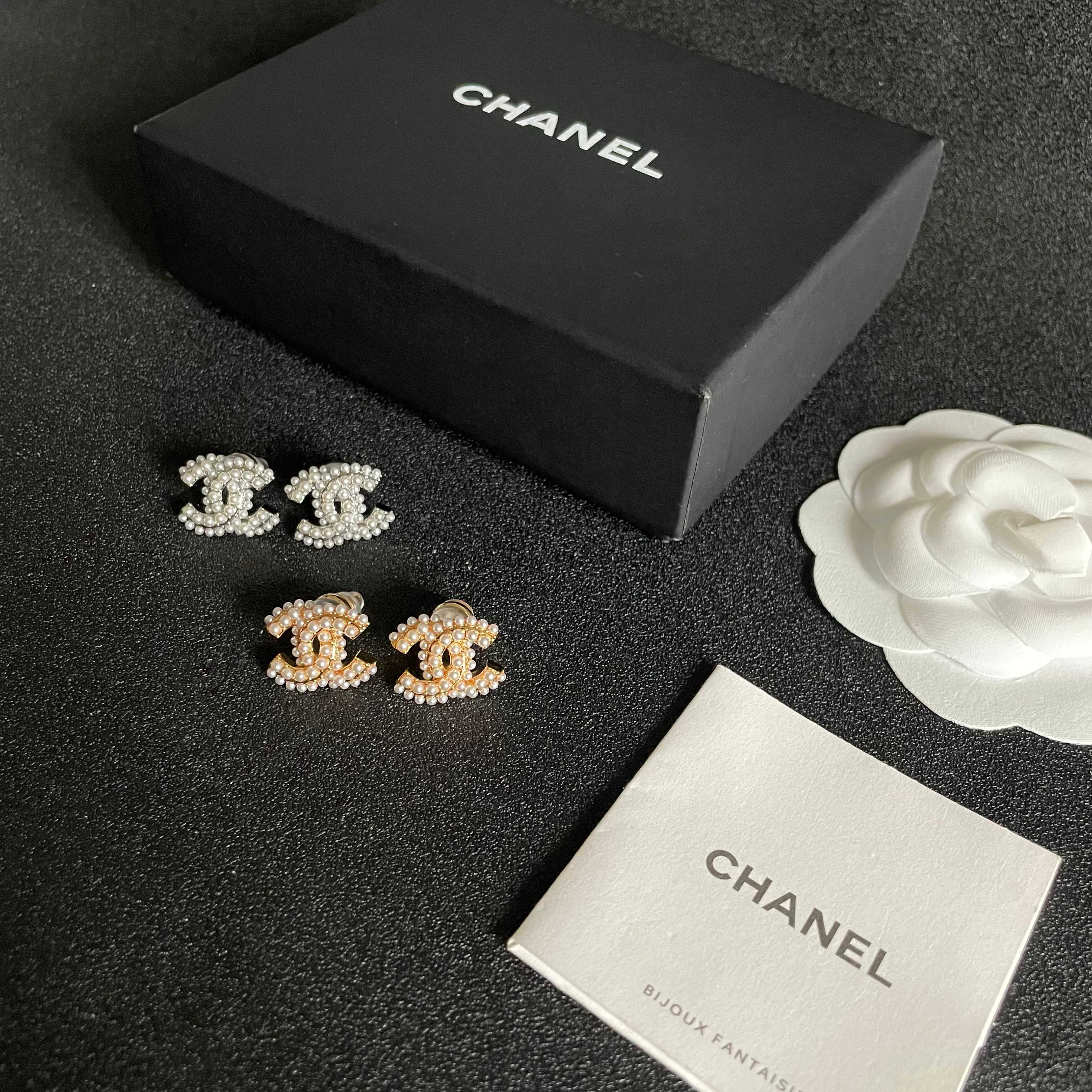  Chanel香奈儿 中古 耳钉👀小香家的款式真心无需多介绍😘🎶每一款都超好看，精致大方，非常显气质