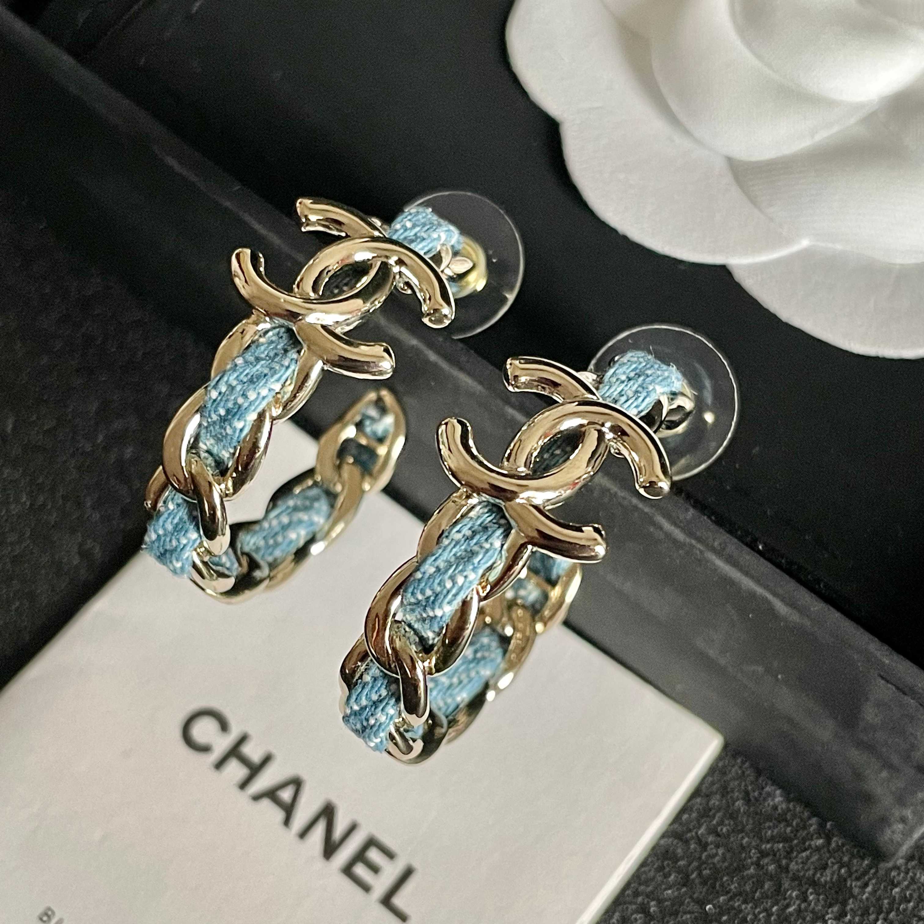  Chanel香奈儿 中古 耳钉👀小香家的款式真心无需多介绍😘🎶每一款都超好看，精致大方，非常显气质