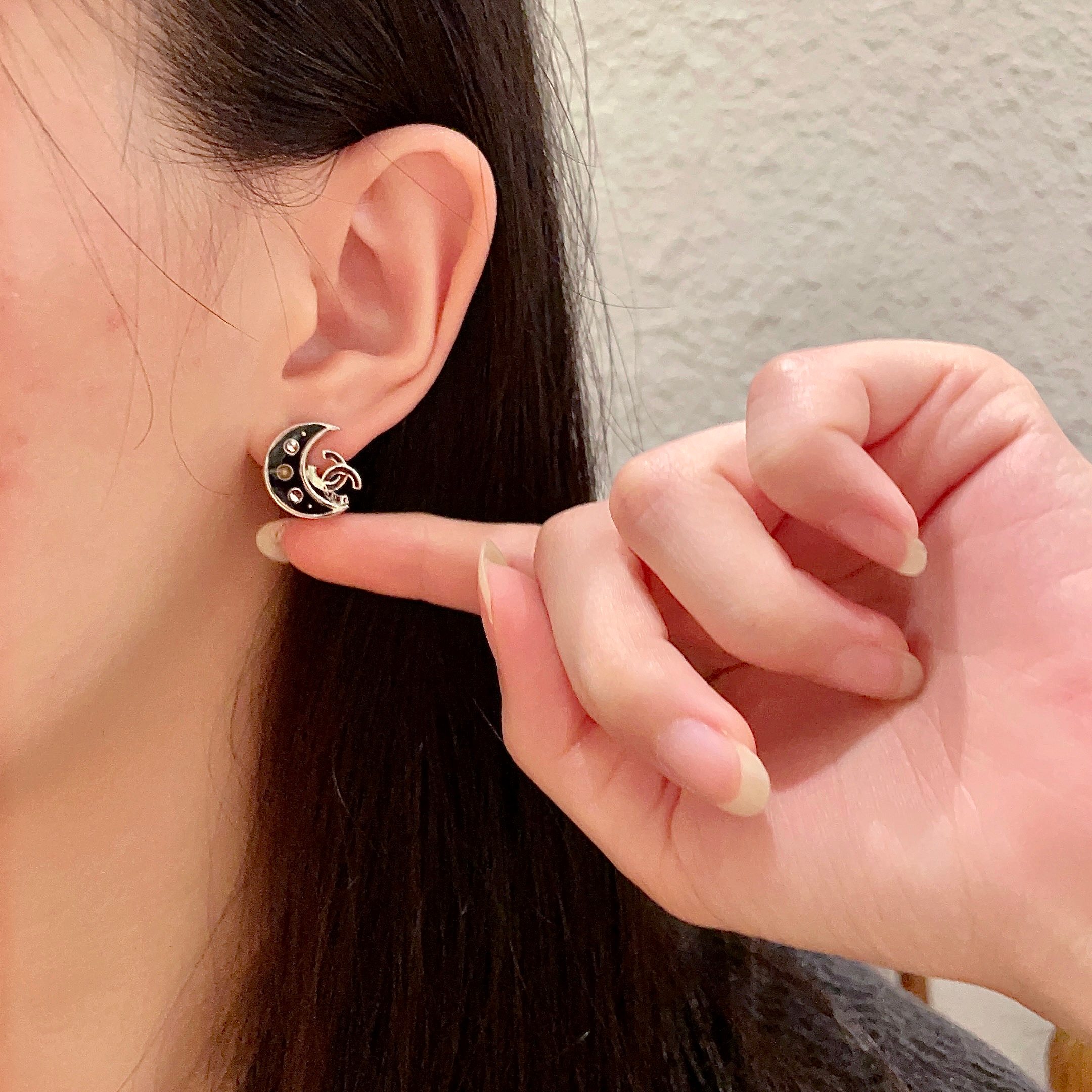  Chanel香奈儿 中古 耳钉👀小香家的款式真心无需多介绍😘🎶每一款都超好看，精致大方，非常显气质