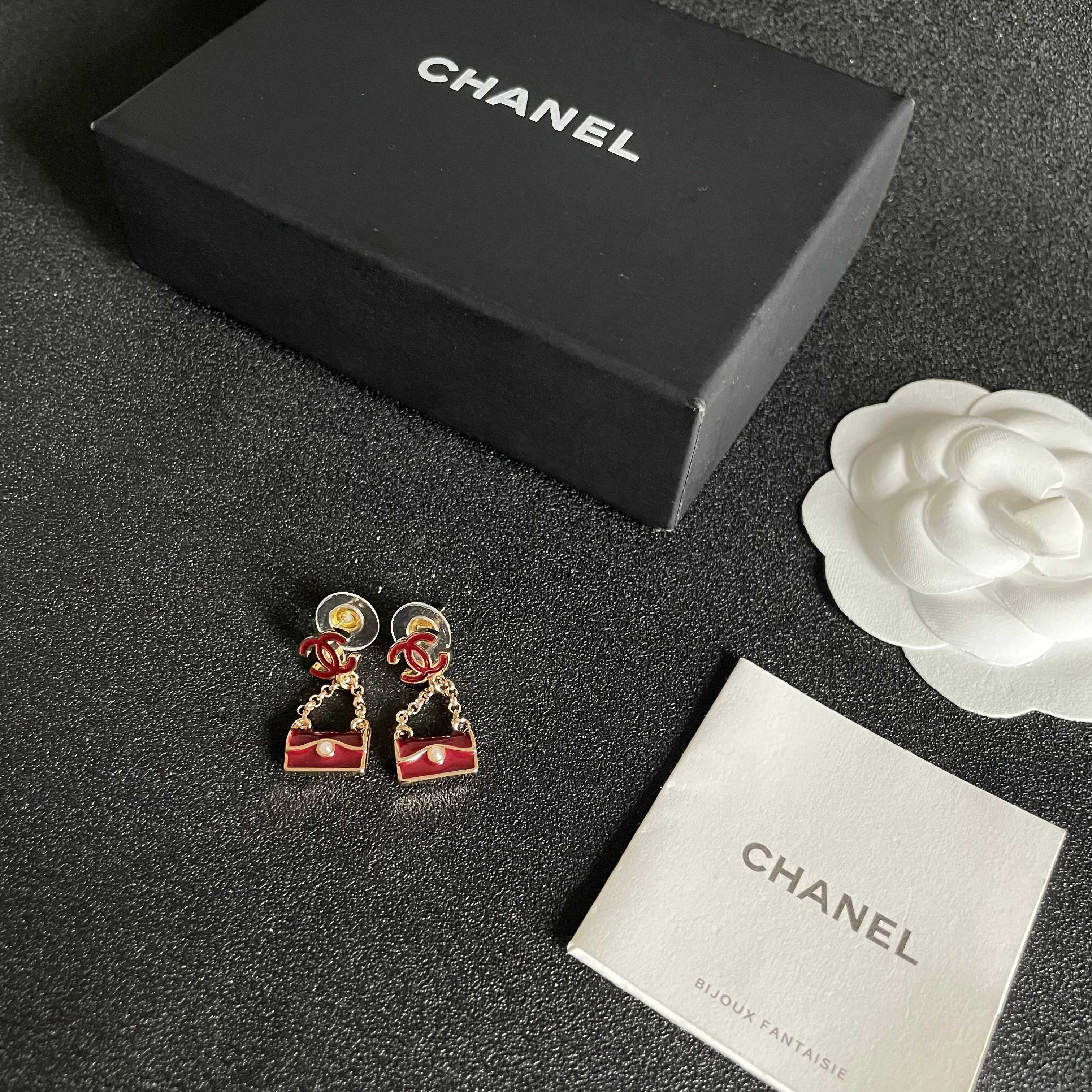  Chanel香奈儿 中古 耳钉👀小香家的款式真心无需多介绍😘🎶每一款都超好看，精致大方，非常显气质