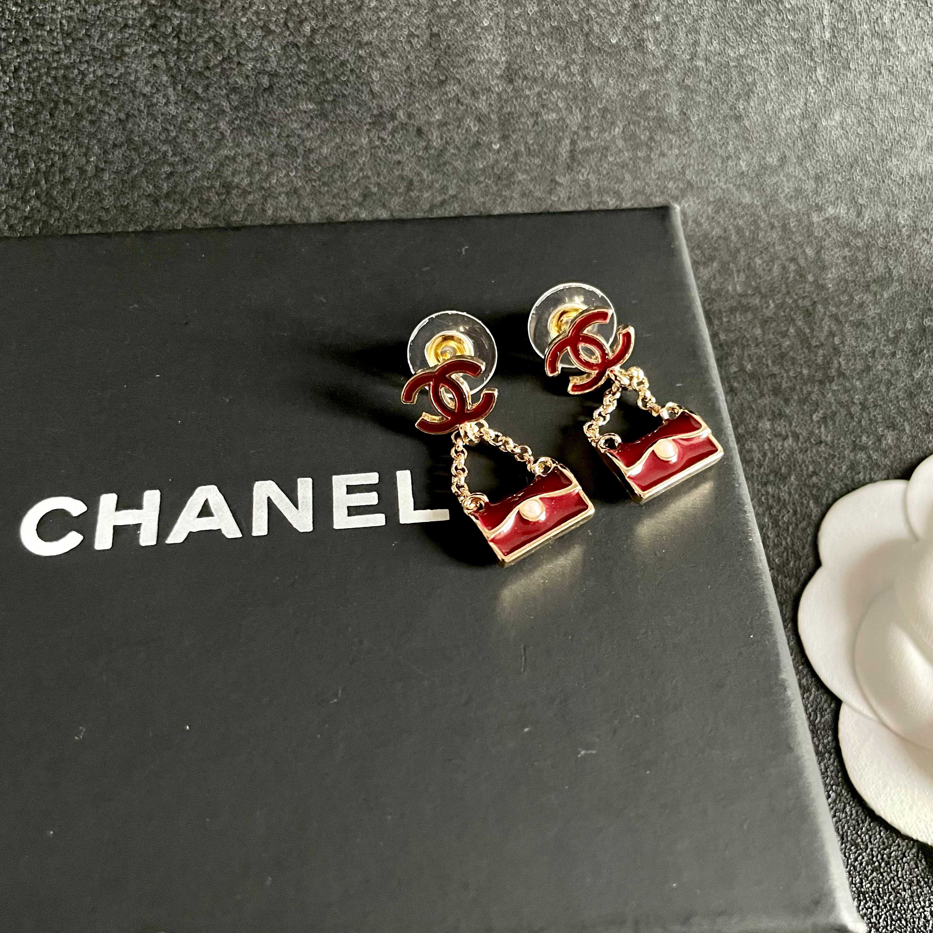  Chanel香奈儿 中古 耳钉👀小香家的款式真心无需多介绍😘🎶每一款都超好看，精致大方，非常显气质