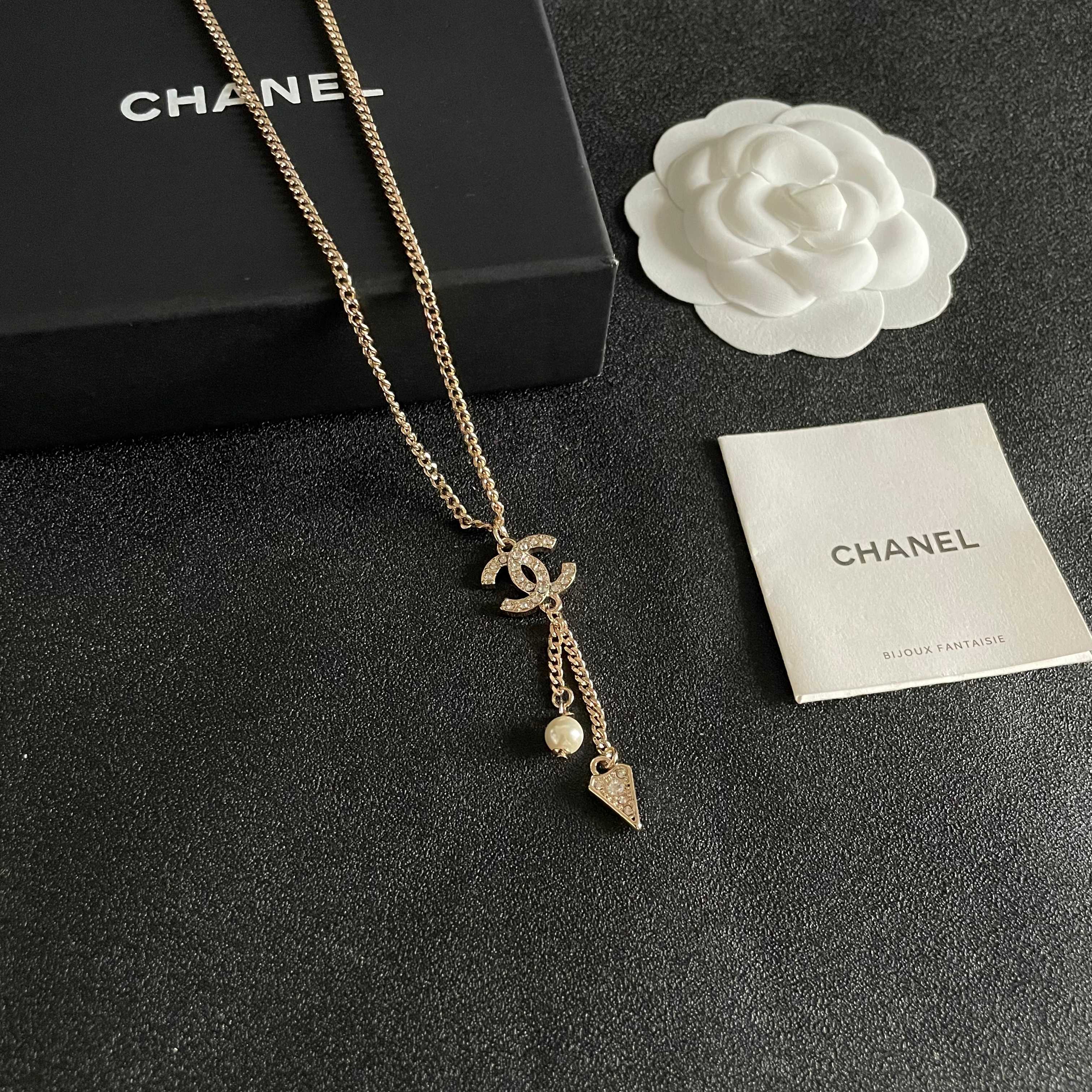  Chanel香奈儿 中古 项链👀小香家的款式真心无需多介绍😘🎶每一款都超好看，精致大方，非常显气质