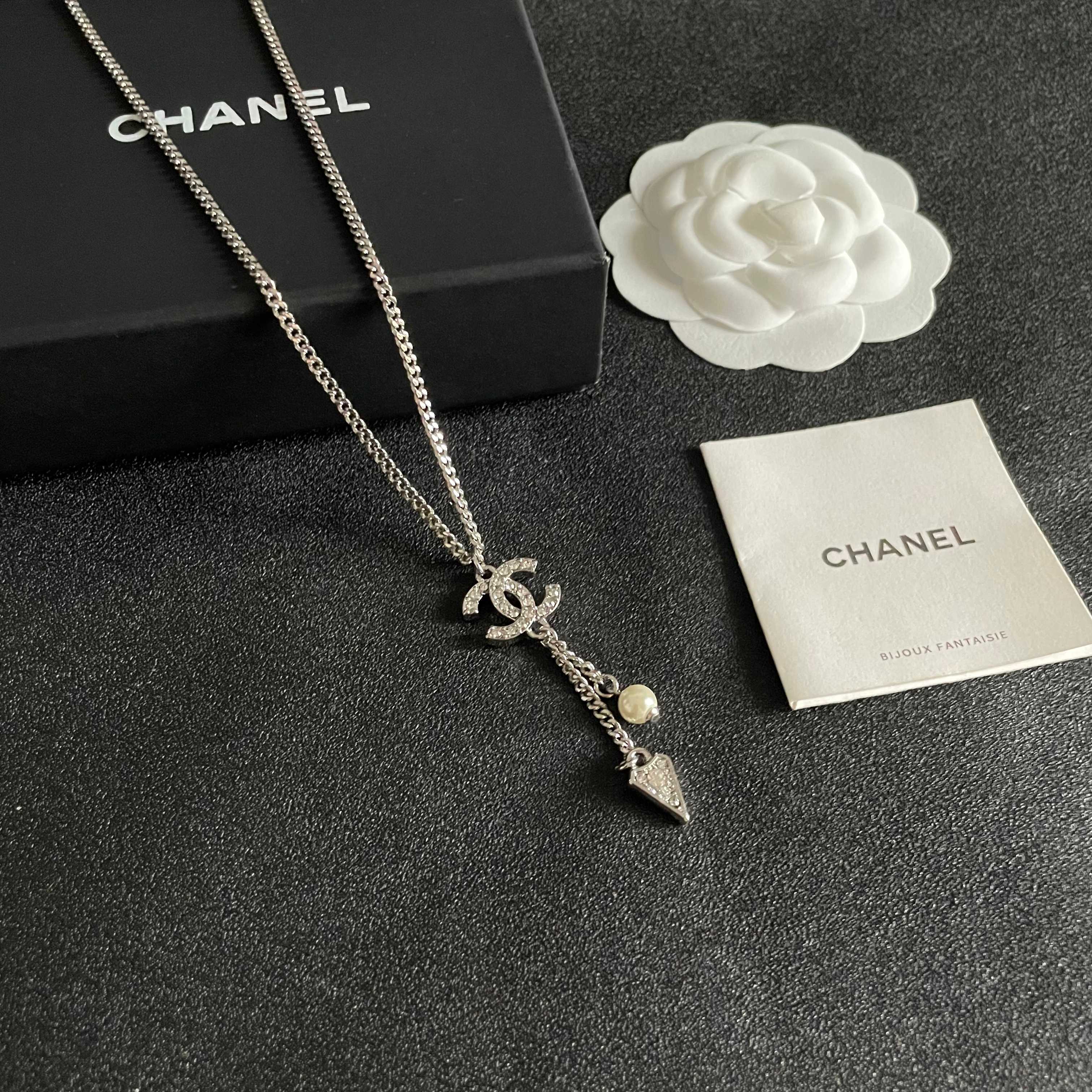  Chanel香奈儿 中古 项链👀小香家的款式真心无需多介绍😘🎶每一款都超好看，精致大方，非常显气质