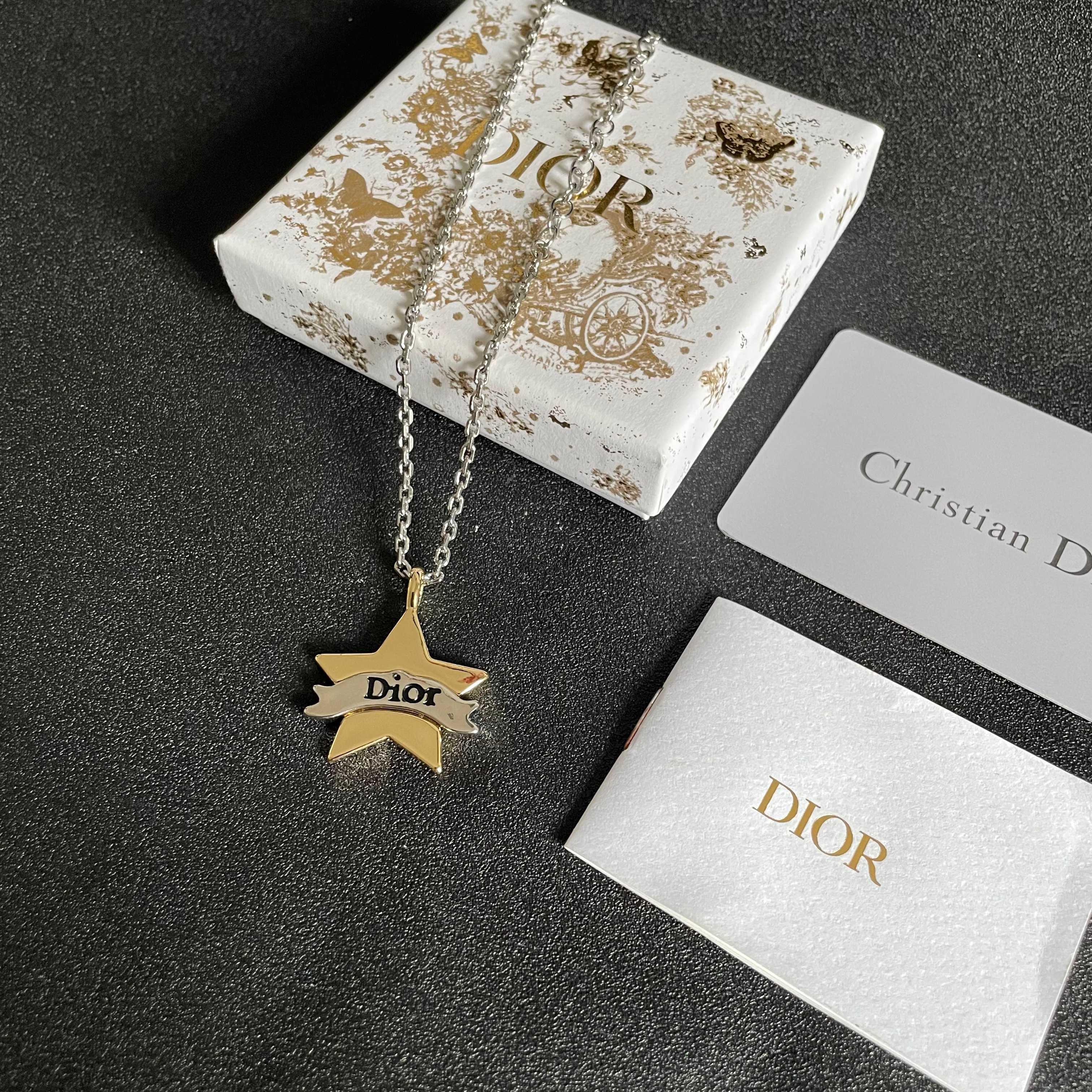 👑Dior 迪奥  中古 项链 专柜一致上新 精选原版一致 黄铜材质 甜美气质高雅.