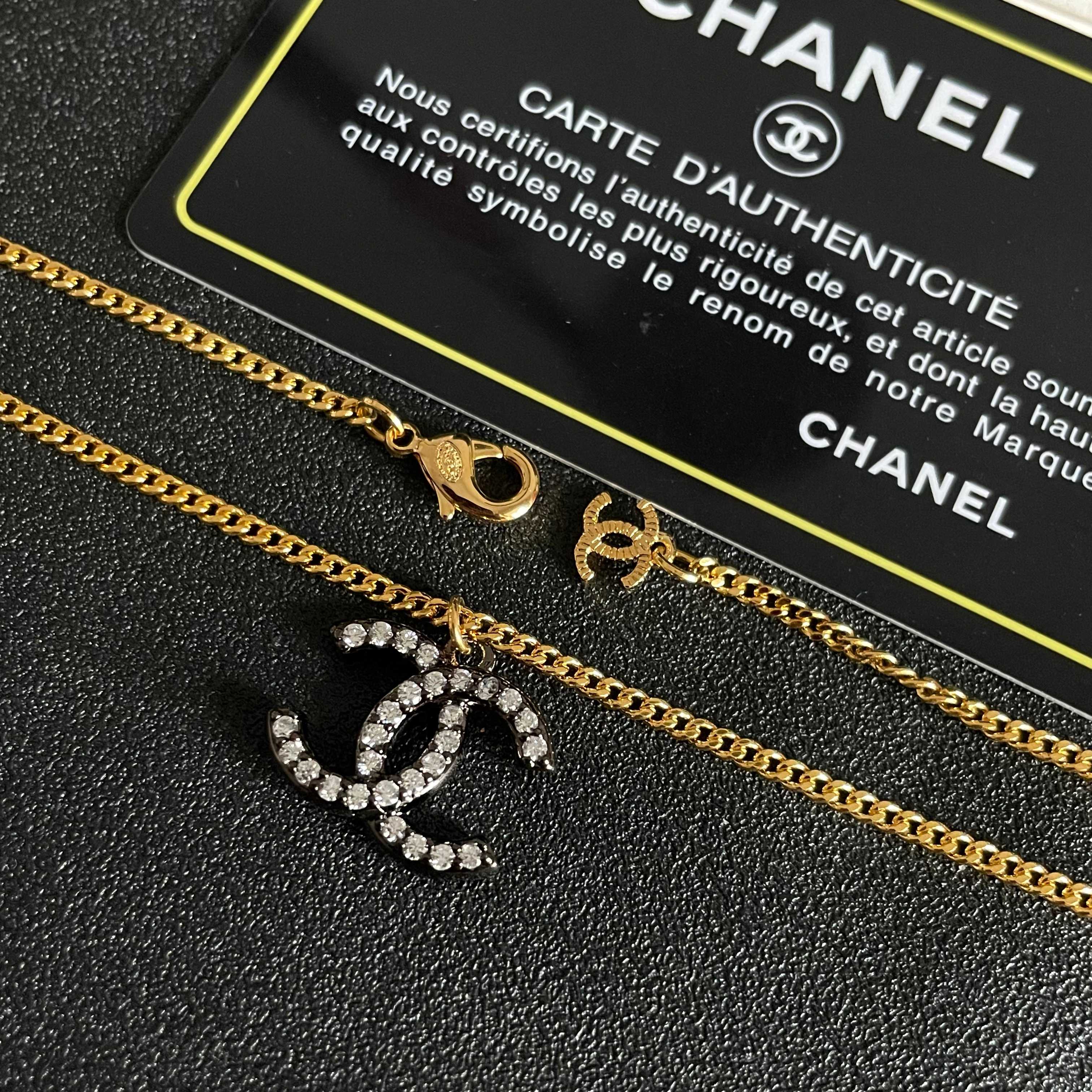  Chanel香奈儿 中古 项链👀小香家的款式真心无需多介绍😘🎶每一款都超好看，精致大方，非常显气质