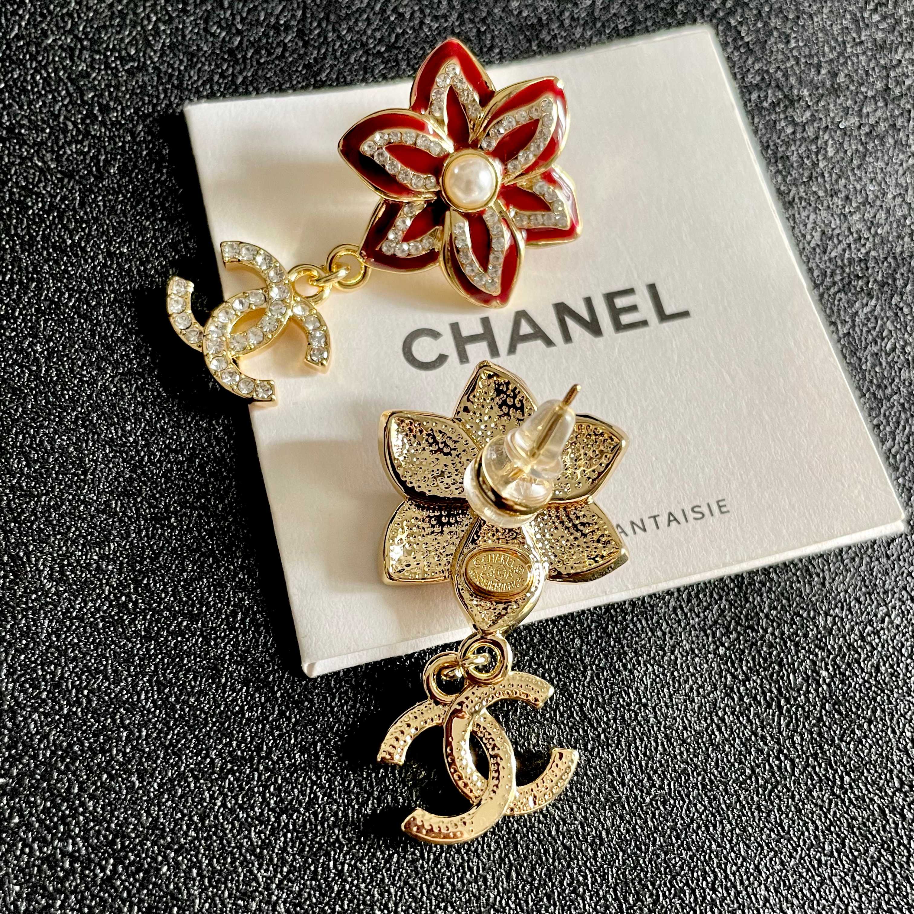  Chanel香奈儿 中古 耳钉👀小香家的款式真心无需多介绍😘🎶每一款都超好看，精致大方，非常显气质