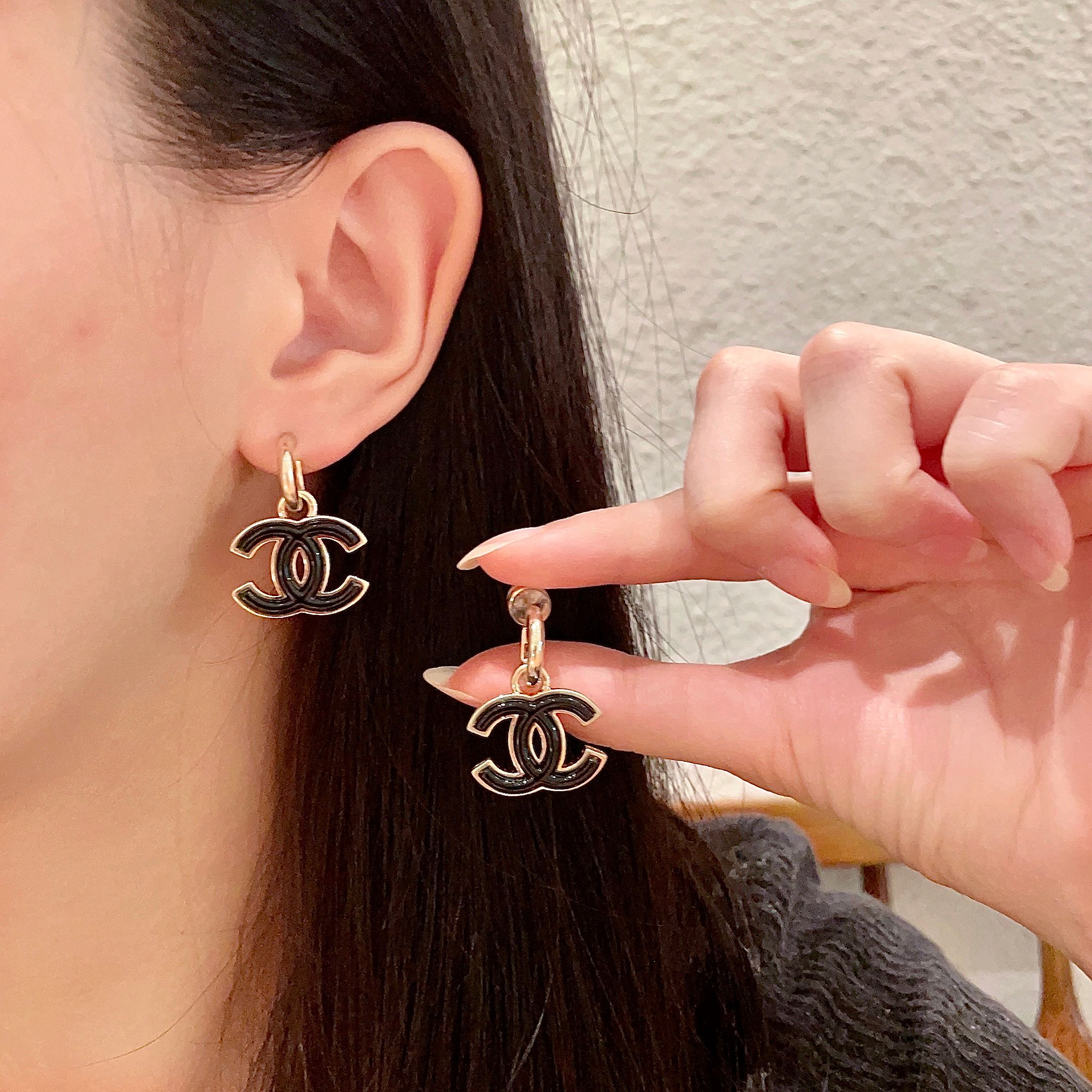  Chanel香奈儿 中古 耳钉👀小香家的款式真心无需多介绍😘🎶每一款都超好看，精致大方，非常显气质