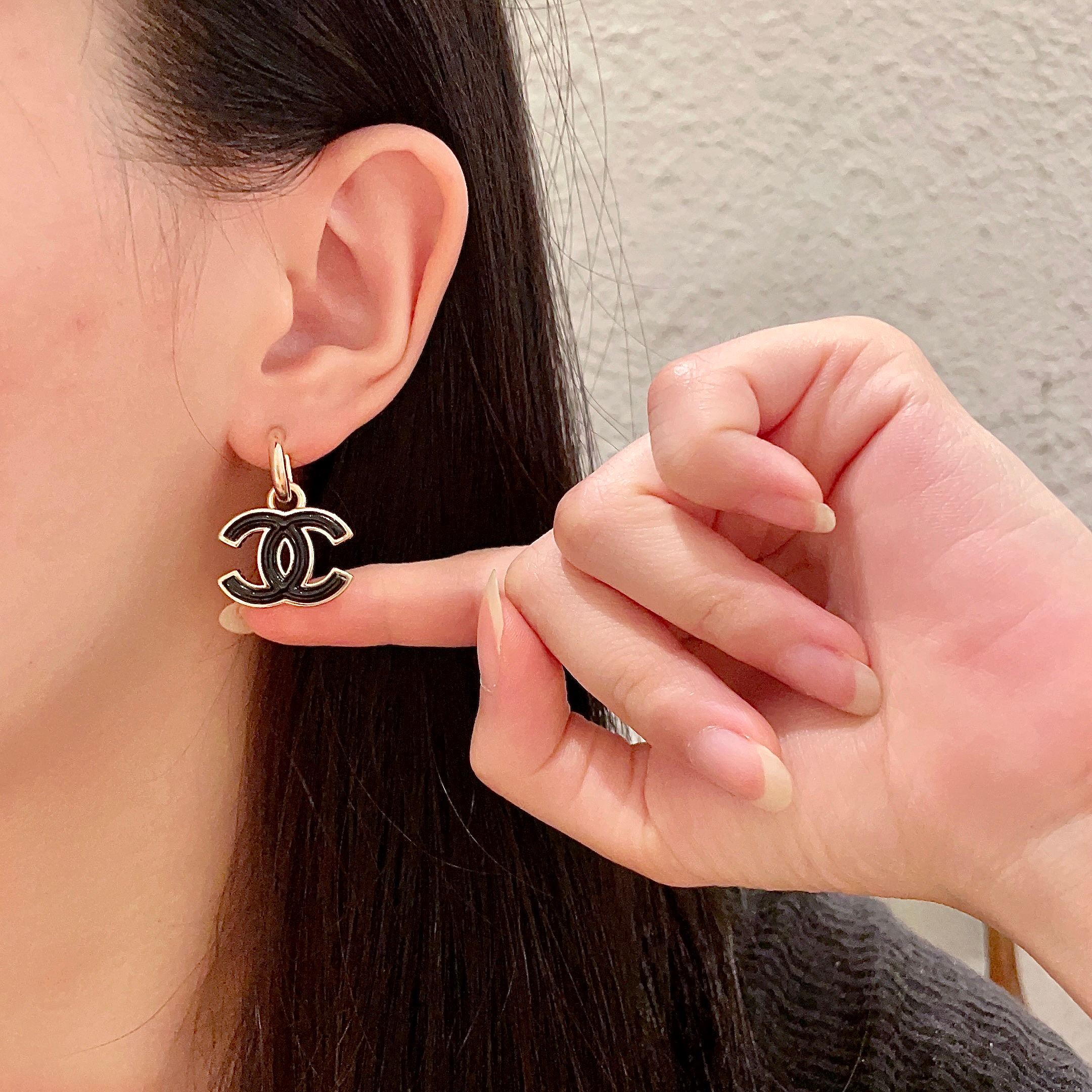  Chanel香奈儿 中古 耳钉👀小香家的款式真心无需多介绍😘🎶每一款都超好看，精致大方，非常显气质