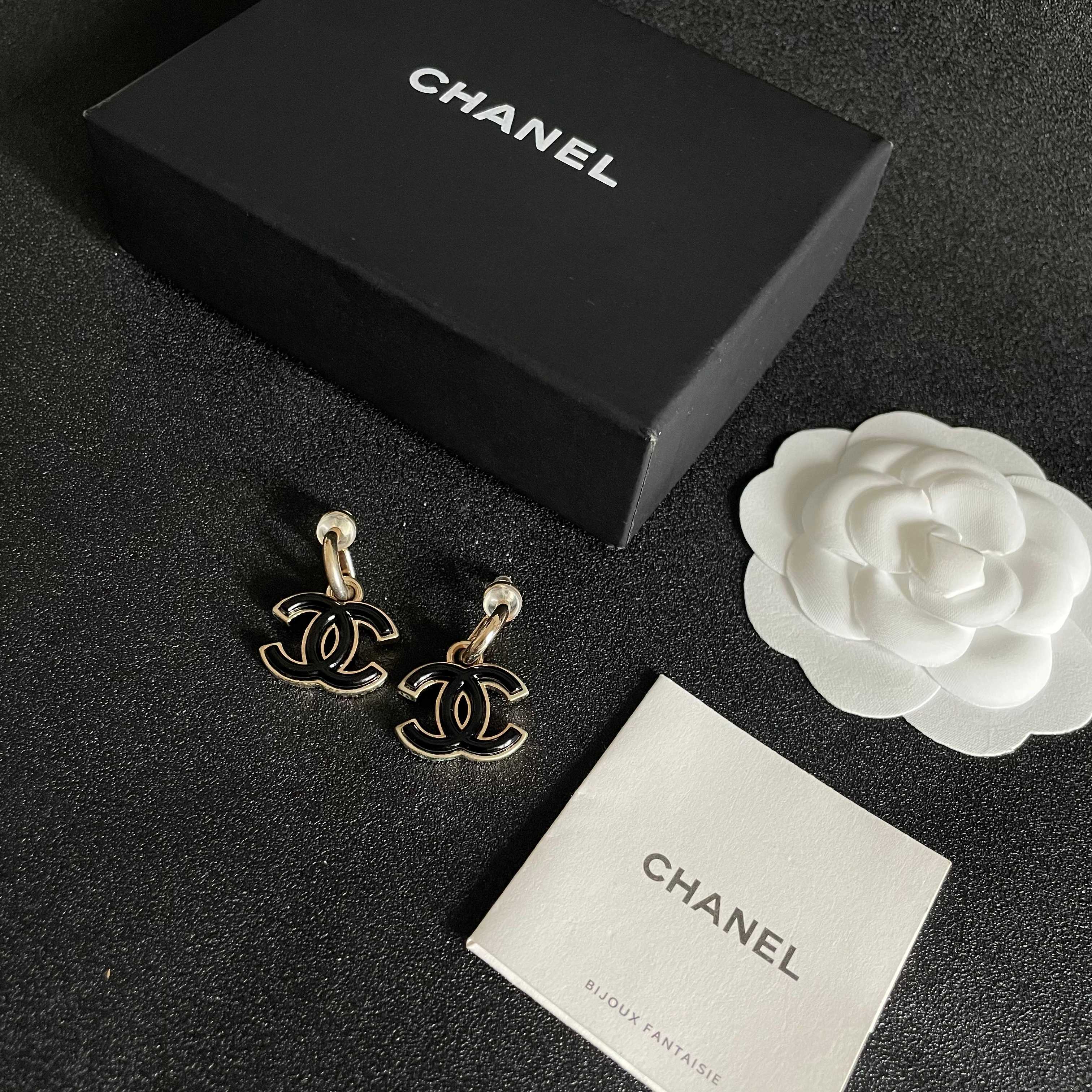  Chanel香奈儿 中古 耳钉👀小香家的款式真心无需多介绍😘🎶每一款都超好看，精致大方，非常显气质
