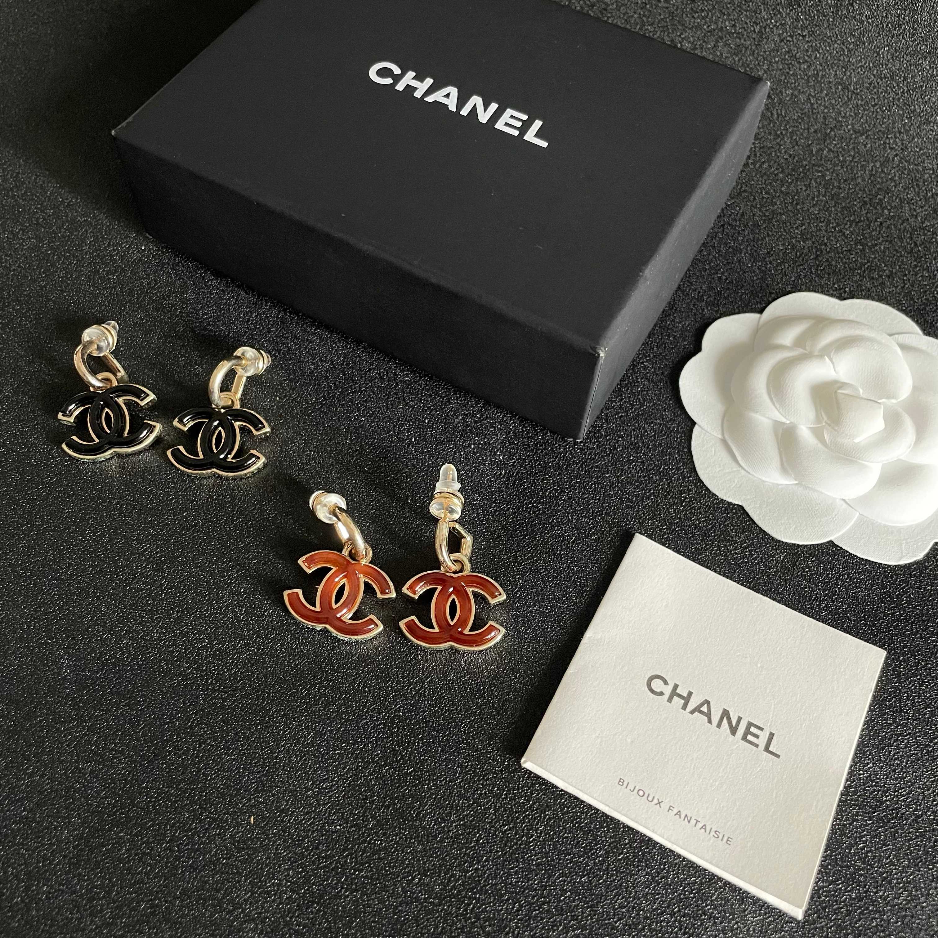  Chanel香奈儿 中古 耳钉👀小香家的款式真心无需多介绍😘🎶每一款都超好看，精致大方，非常显气质
