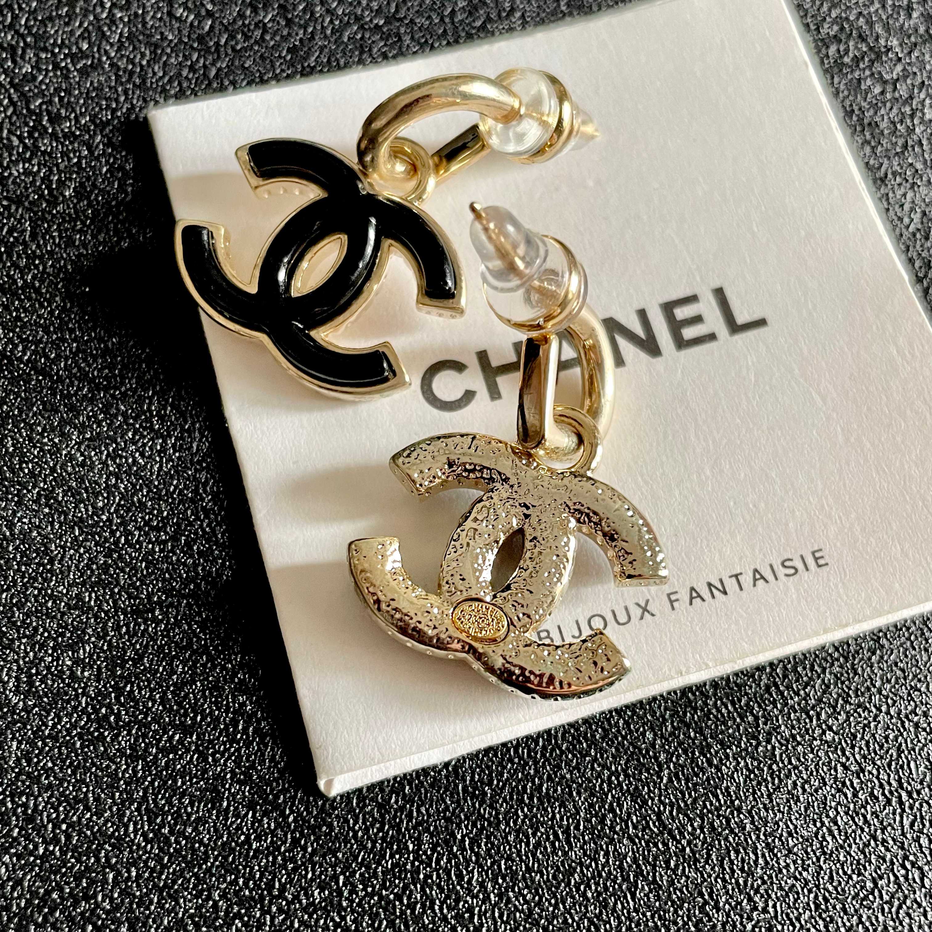  Chanel香奈儿 中古 耳钉👀小香家的款式真心无需多介绍😘🎶每一款都超好看，精致大方，非常显气质