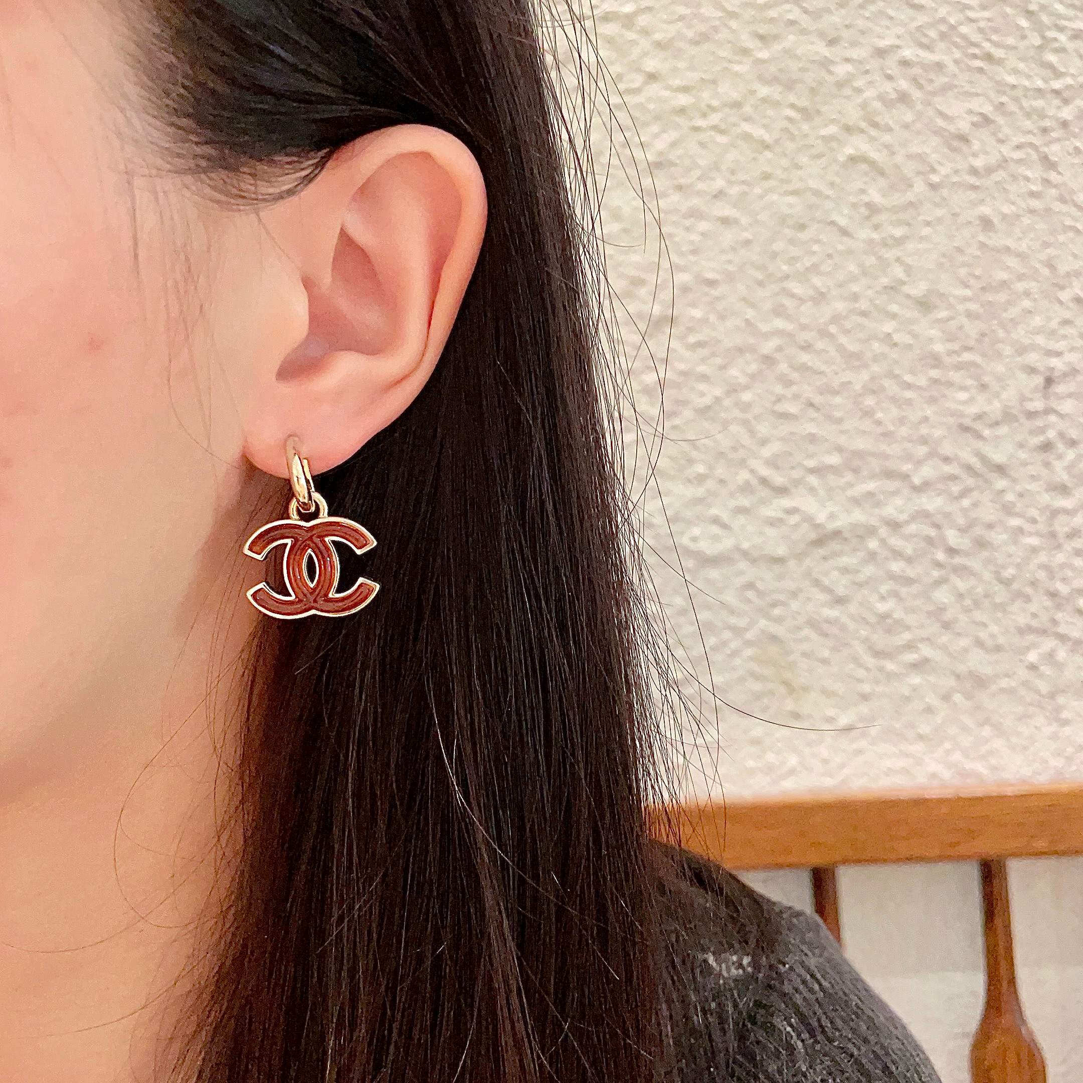  Chanel香奈儿 中古 耳钉👀小香家的款式真心无需多介绍😘🎶每一款都超好看，精致大方，非常显气质