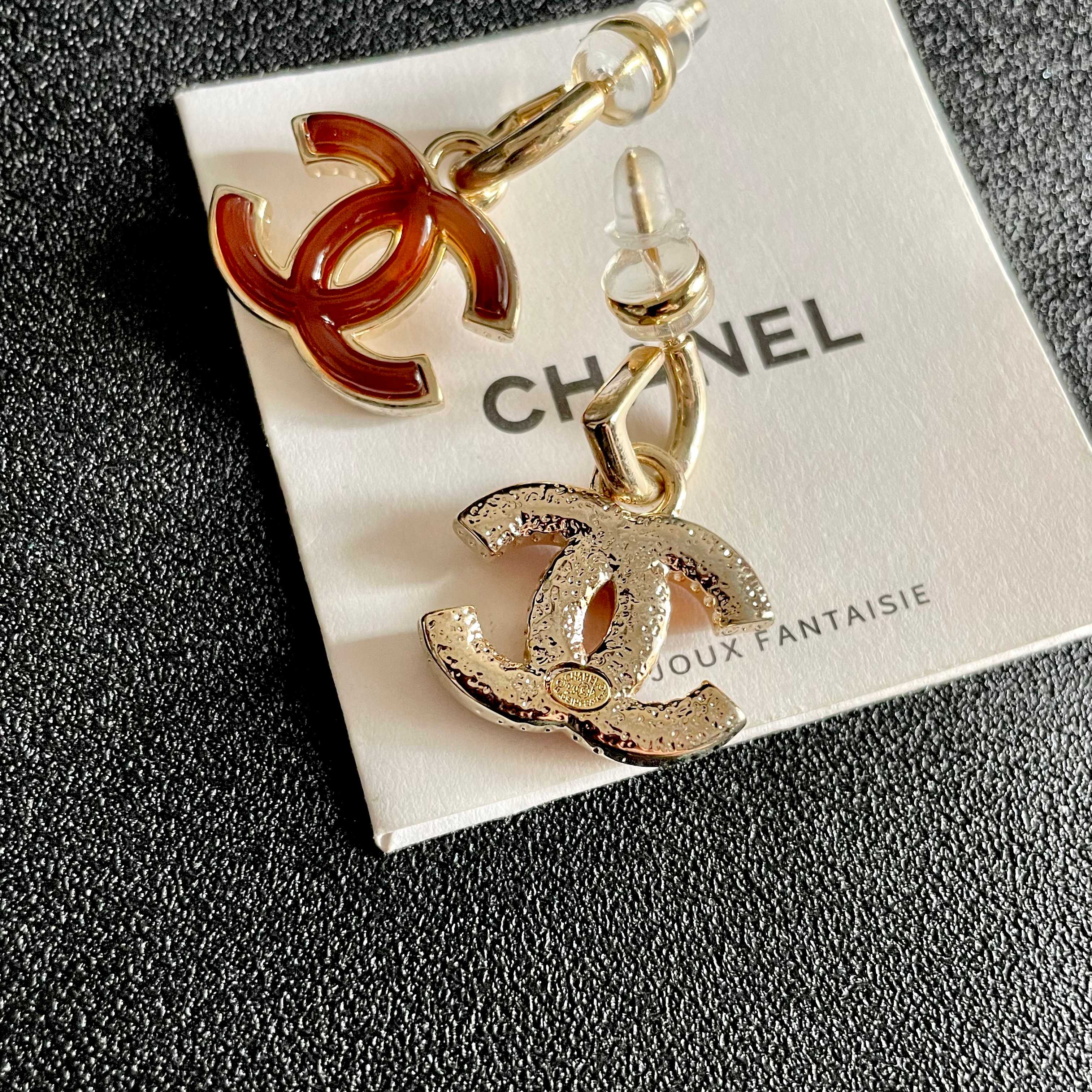  Chanel香奈儿 中古 耳钉👀小香家的款式真心无需多介绍😘🎶每一款都超好看，精致大方，非常显气质