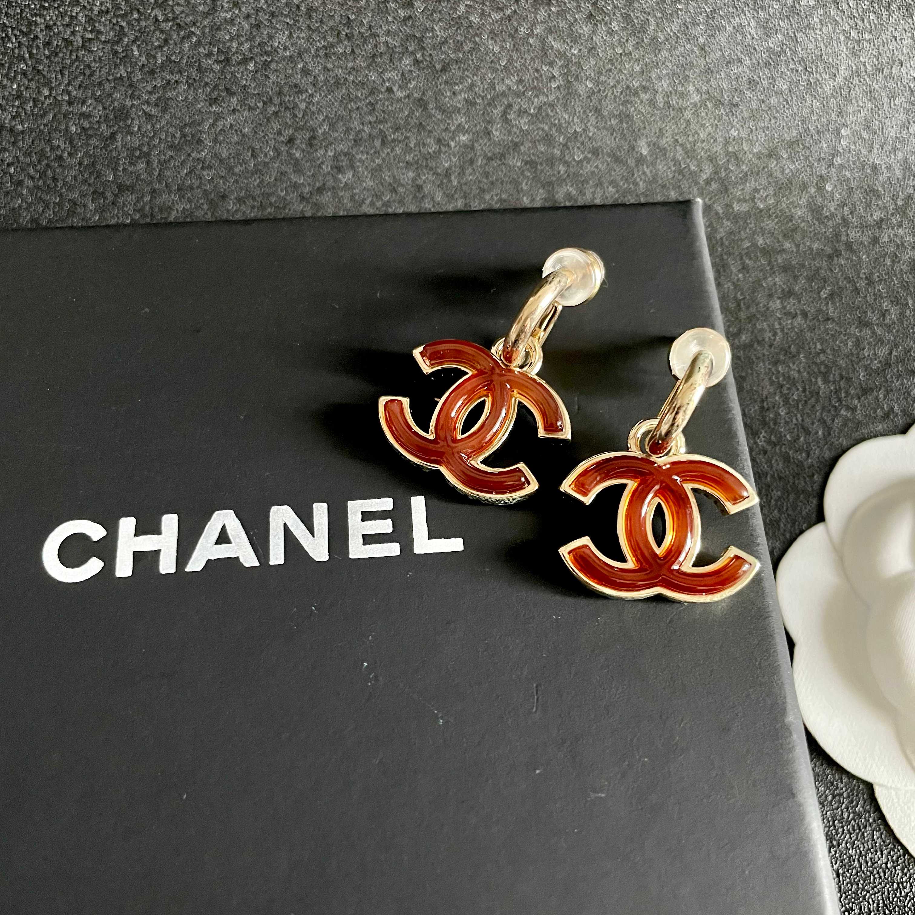  Chanel香奈儿 中古 耳钉👀小香家的款式真心无需多介绍😘🎶每一款都超好看，精致大方，非常显气质