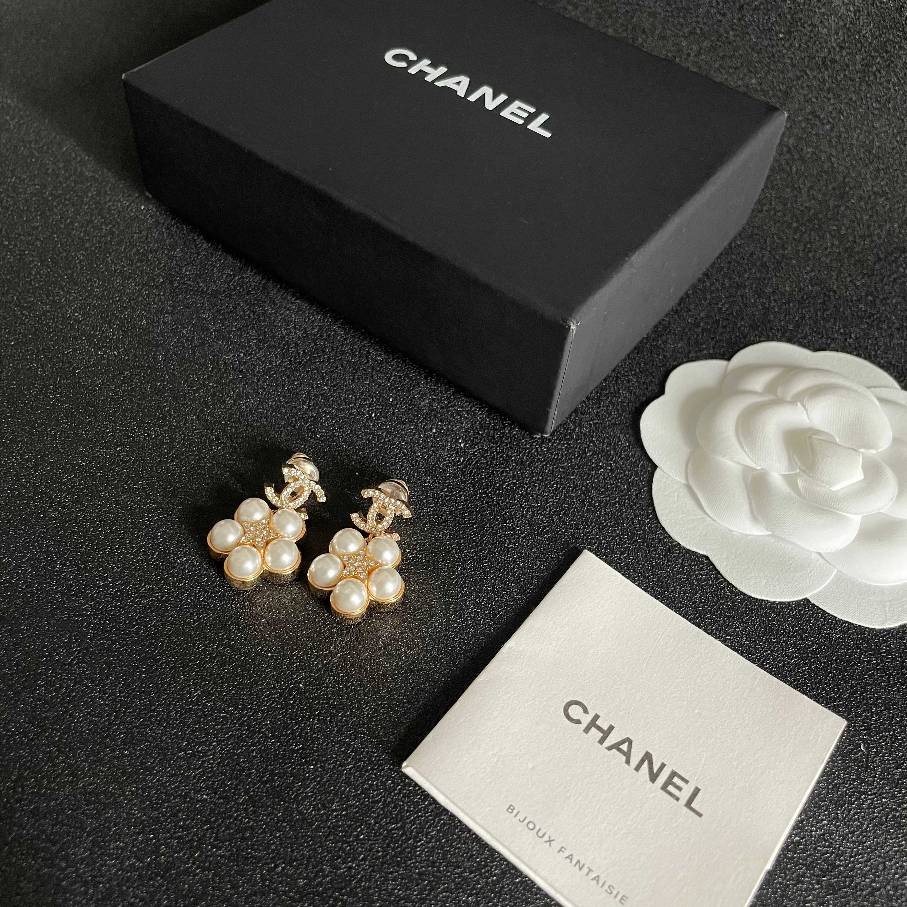  Chanel香奈儿 中古 耳钉👀小香家的款式真心无需多介绍😘🎶每一款都超好看，精致大方，非常显气质