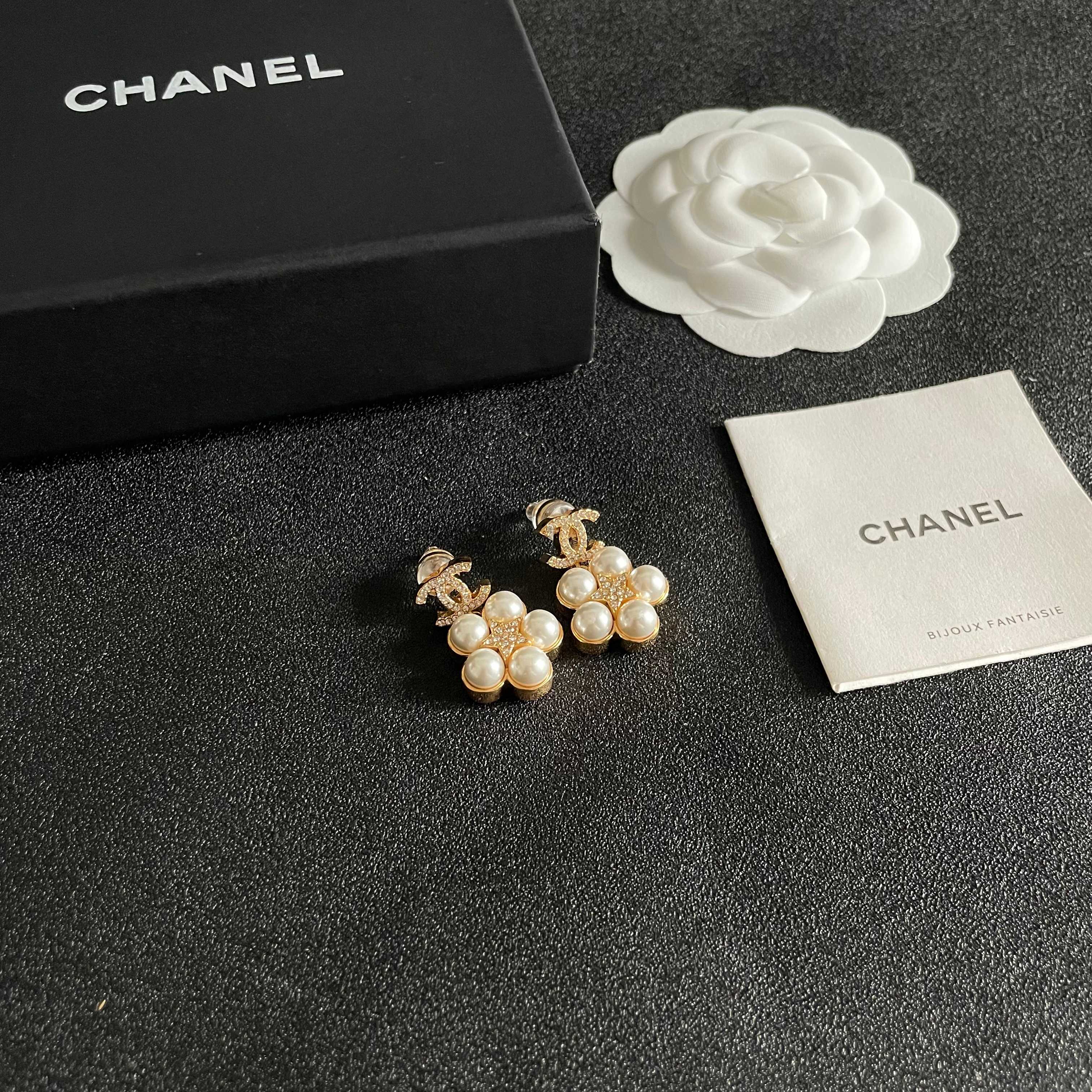  Chanel香奈儿 中古 耳钉👀小香家的款式真心无需多介绍😘🎶每一款都超好看，精致大方，非常显气质