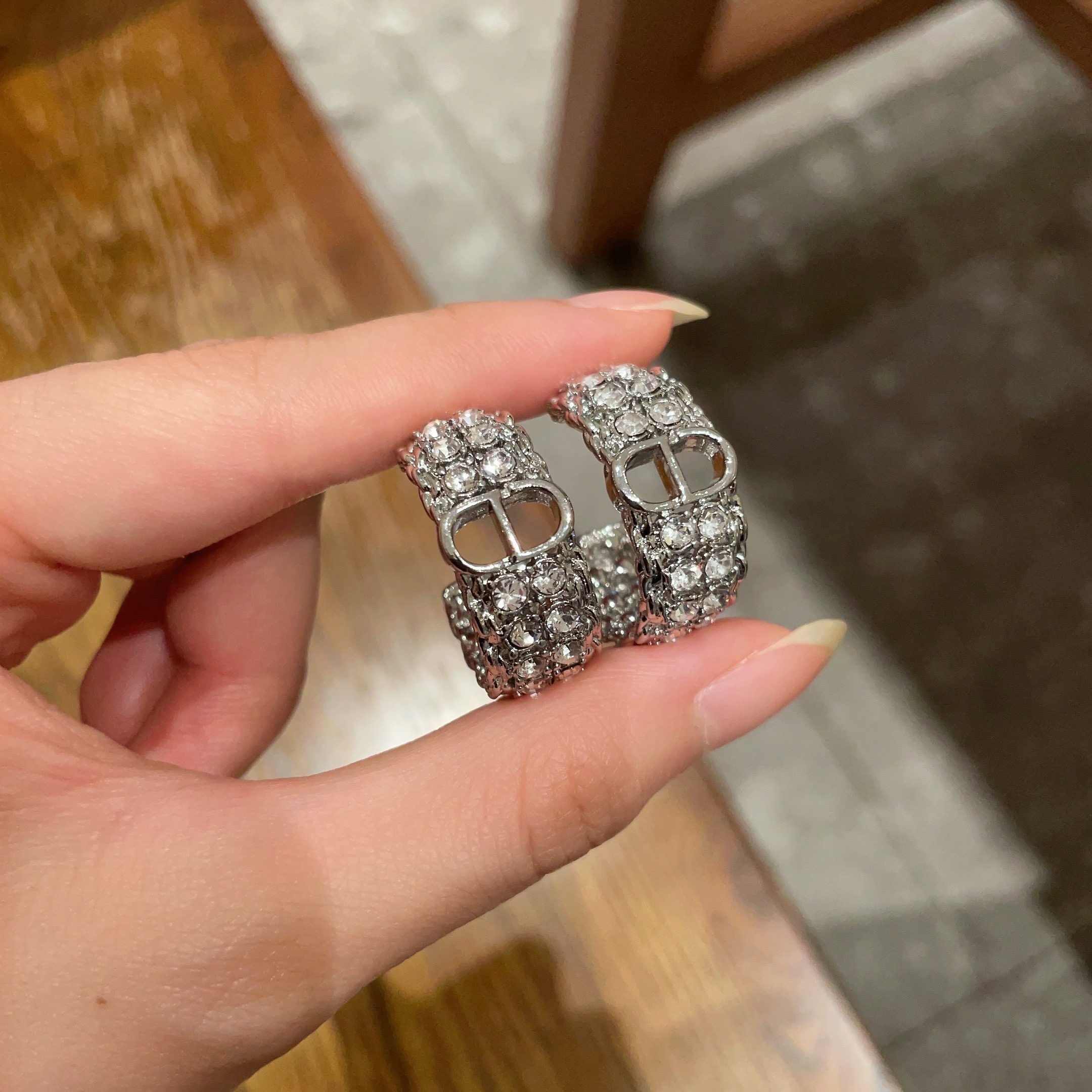 👑Dior 迪奥 中古 耳环 专柜一致上新 精选原版一致 黄铜材质 甜美气质高